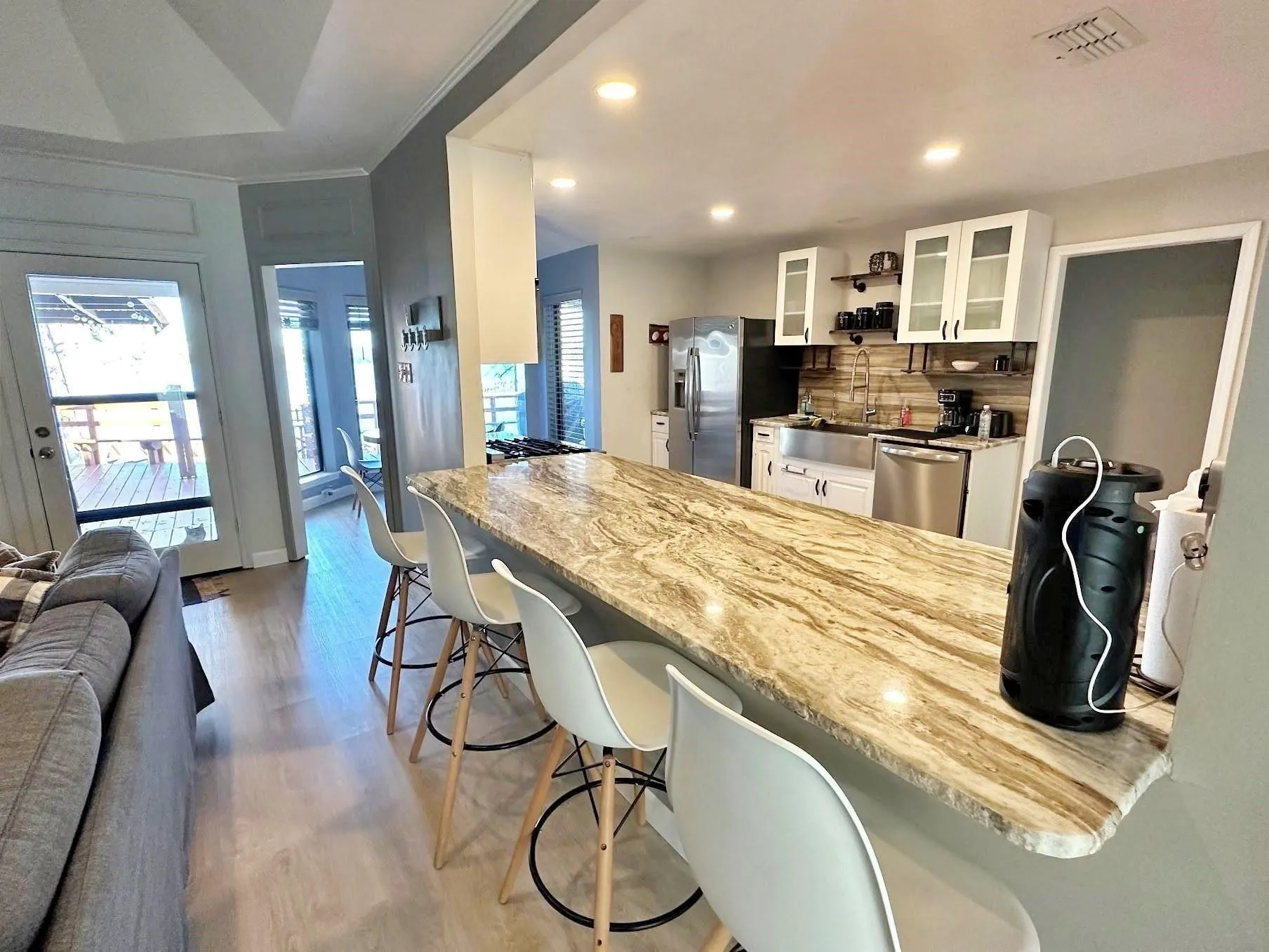 Single Family Residence For Sale in Titus County , 45 County Road 4857, Mt Pleasant, Texas 75455, 4 Bedroom, 3 Bathroom, 2 Garage spaces, 2,743 Sqft, built in 1981, Preowned, mls#21241701, Real Estate Agent in Mt Pleasant, Homes For Sale in Titus county, Homes For Sale in Mt Pleasant, Realtor in Mt Pleasant Texas, Real Estate Brokerage Independent Realty Texas, Luminita Cordes Realtor