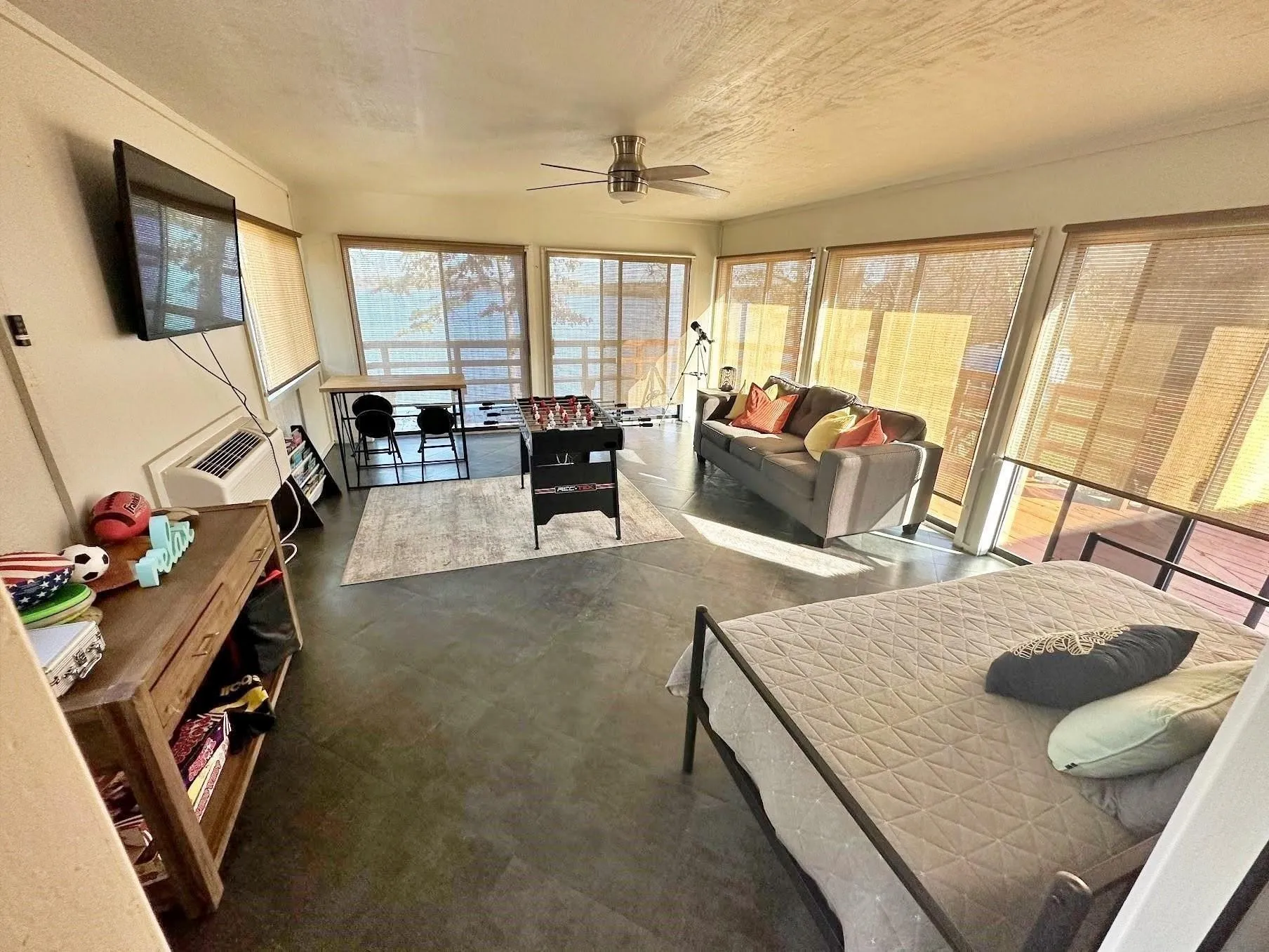 Single Family Residence For Sale in Titus County , 45 County Road 4857, Mt Pleasant, Texas 75455, 4 Bedroom, 3 Bathroom, 2 Garage spaces, 2,743 Sqft, built in 1981, Preowned, mls#21241701, Real Estate Agent in Mt Pleasant, Homes For Sale in Titus county, Homes For Sale in Mt Pleasant, Realtor in Mt Pleasant Texas, Real Estate Brokerage Independent Realty Texas, Luminita Cordes Realtor