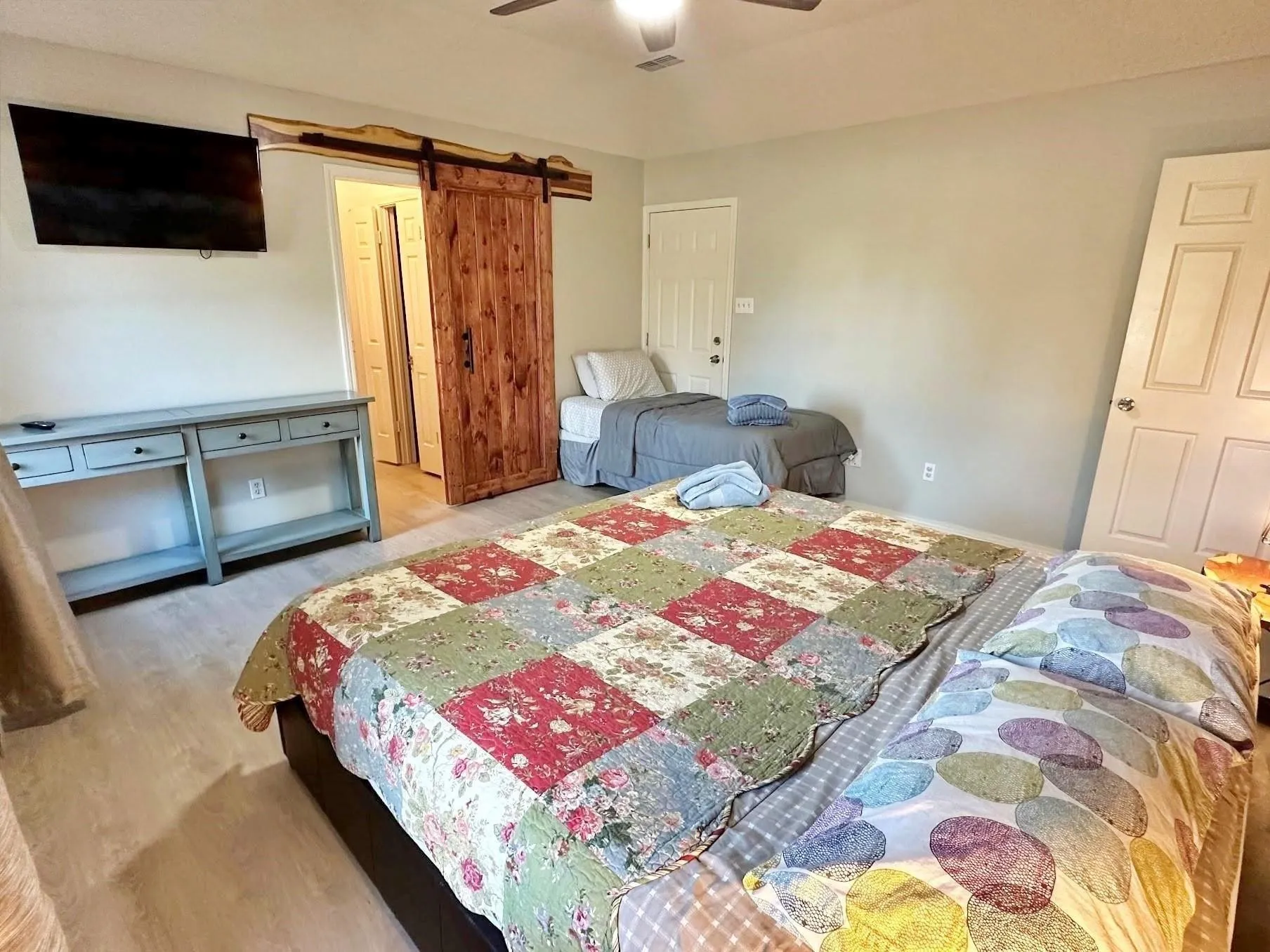 Single Family Residence For Sale in Titus County , 45 County Road 4857, Mt Pleasant, Texas 75455, 4 Bedroom, 3 Bathroom, 2 Garage spaces, 2,743 Sqft, built in 1981, Preowned, mls#21241701, Real Estate Agent in Mt Pleasant, Homes For Sale in Titus county, Homes For Sale in Mt Pleasant, Realtor in Mt Pleasant Texas, Real Estate Brokerage Independent Realty Texas, Luminita Cordes Realtor