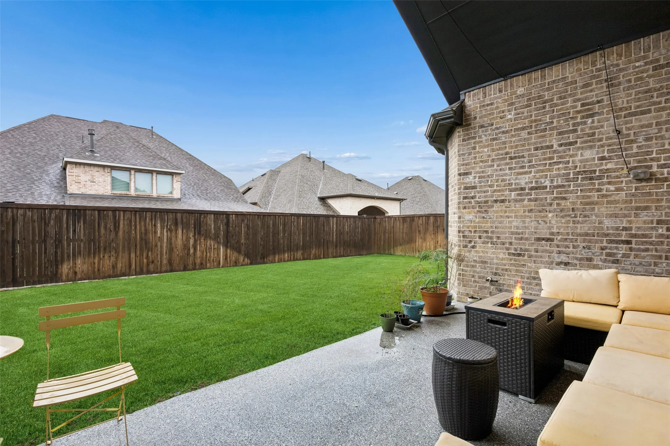 Single Family Residence For Sale in Collin County , 3520 Abingdon Avenue, Melissa, Texas 75454, 4 Bedrooms, 3 Bathrooms, 3 Garage spaces, 2,876 Sqft, built in 2022, Preowned, Price $539,900, mls#21243087, Real Estate Agent in Melissa, Homes For Sale in Collin county, Homes For Sale in Melissa, Realtor in Melissa Texas, Real Estate Brokerage Independent Realty Texas, Luminita Cordes Realtor