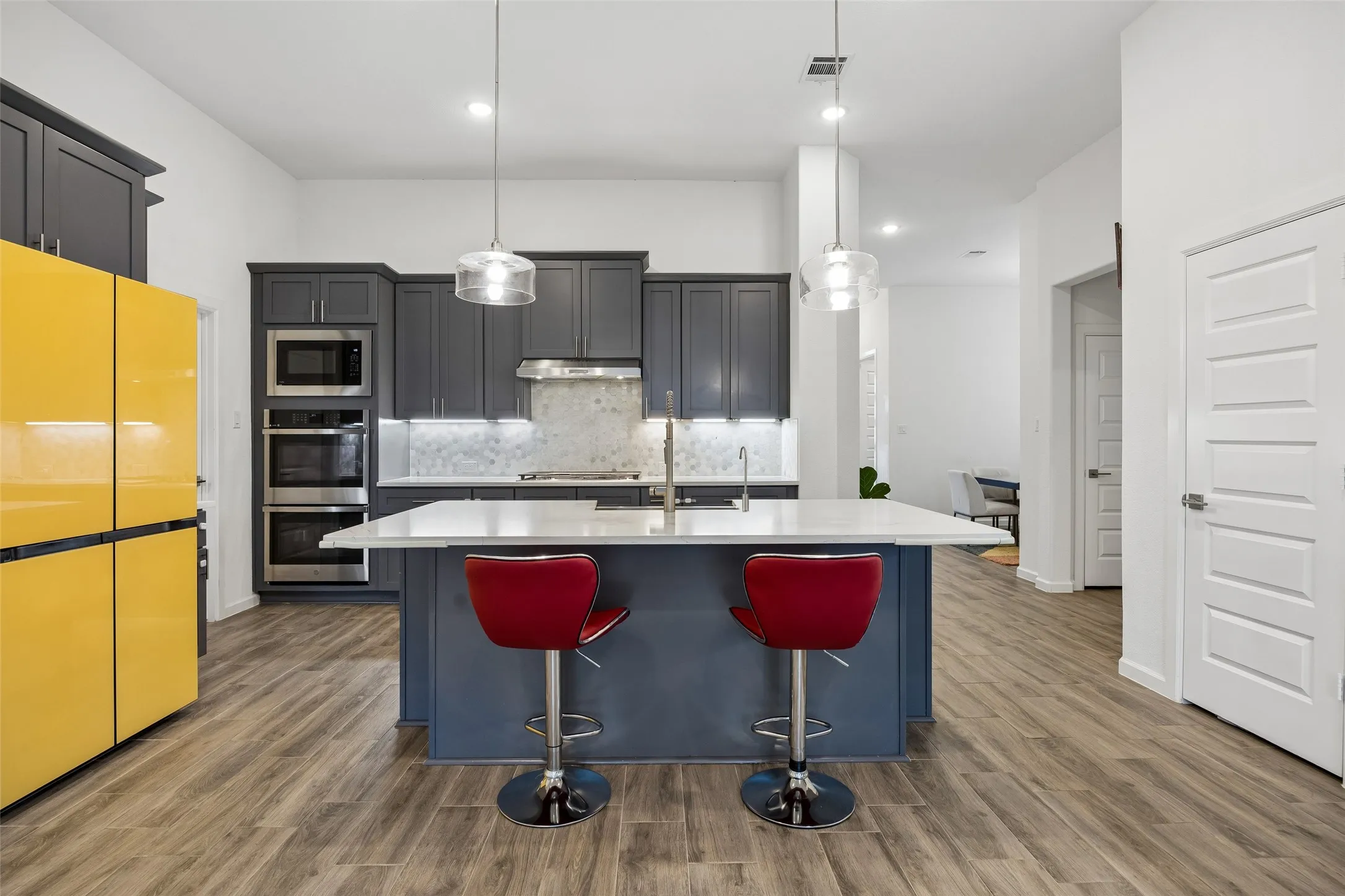 Single Family Residence For Sale in Collin County , 3520 Abingdon Avenue, Melissa, Texas 75454, 4 Bedrooms, 3 Bathrooms, 3 Garage spaces, 2,876 Sqft, built in 2022, Preowned, Price $539,900, mls#21243087, Real Estate Agent in Melissa, Homes For Sale in Collin county, Homes For Sale in Melissa, Realtor in Melissa Texas, Real Estate Brokerage Independent Realty Texas, Luminita Cordes Realtor