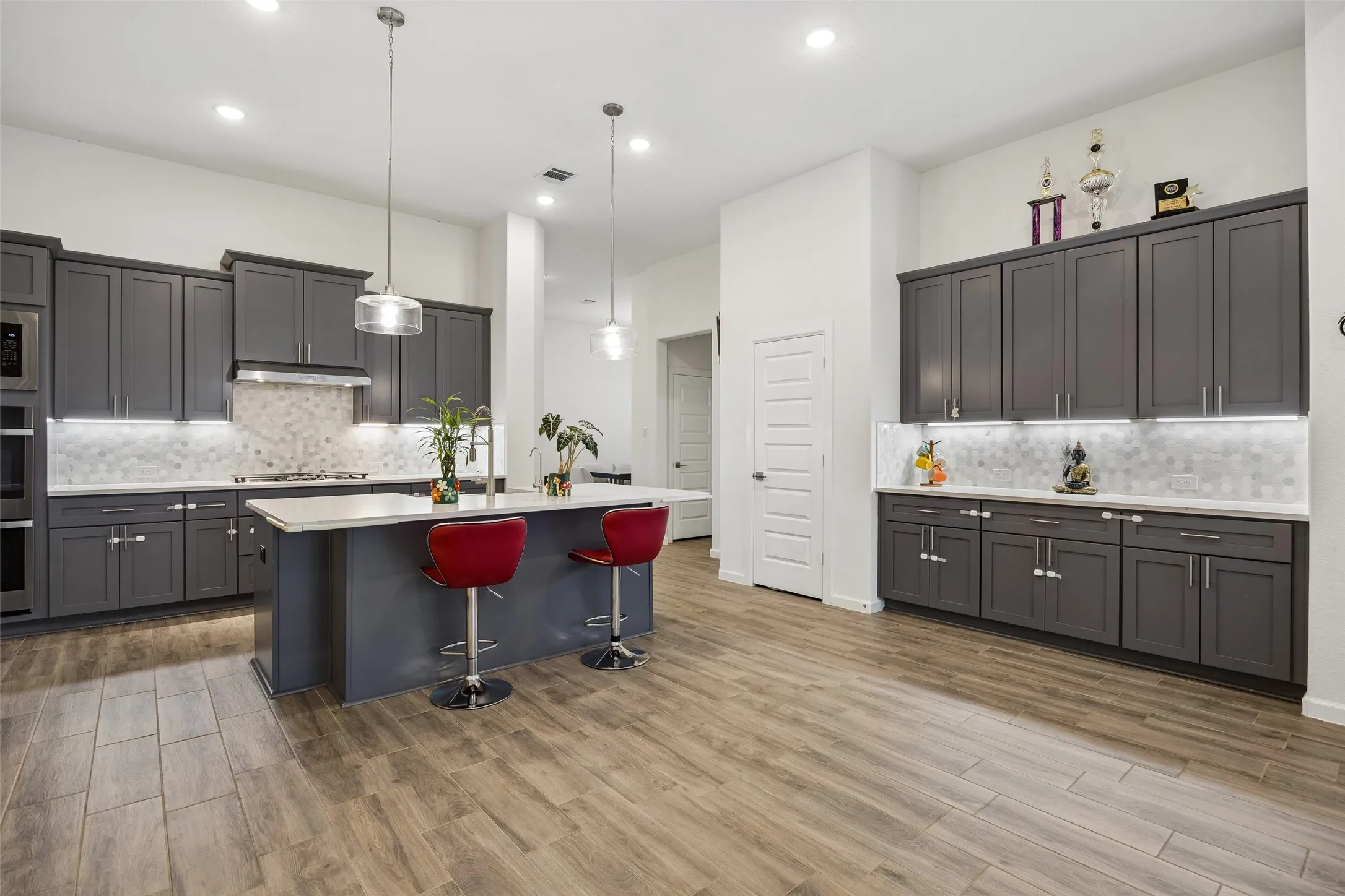 Single Family Residence For Sale in Collin County , 3520 Abingdon Avenue, Melissa, Texas 75454, 4 Bedrooms, 3 Bathrooms, 3 Garage spaces, 2,876 Sqft, built in 2022, Preowned, Price $539,900, mls#21243087, Real Estate Agent in Melissa, Homes For Sale in Collin county, Homes For Sale in Melissa, Realtor in Melissa Texas, Real Estate Brokerage Independent Realty Texas, Luminita Cordes Realtor