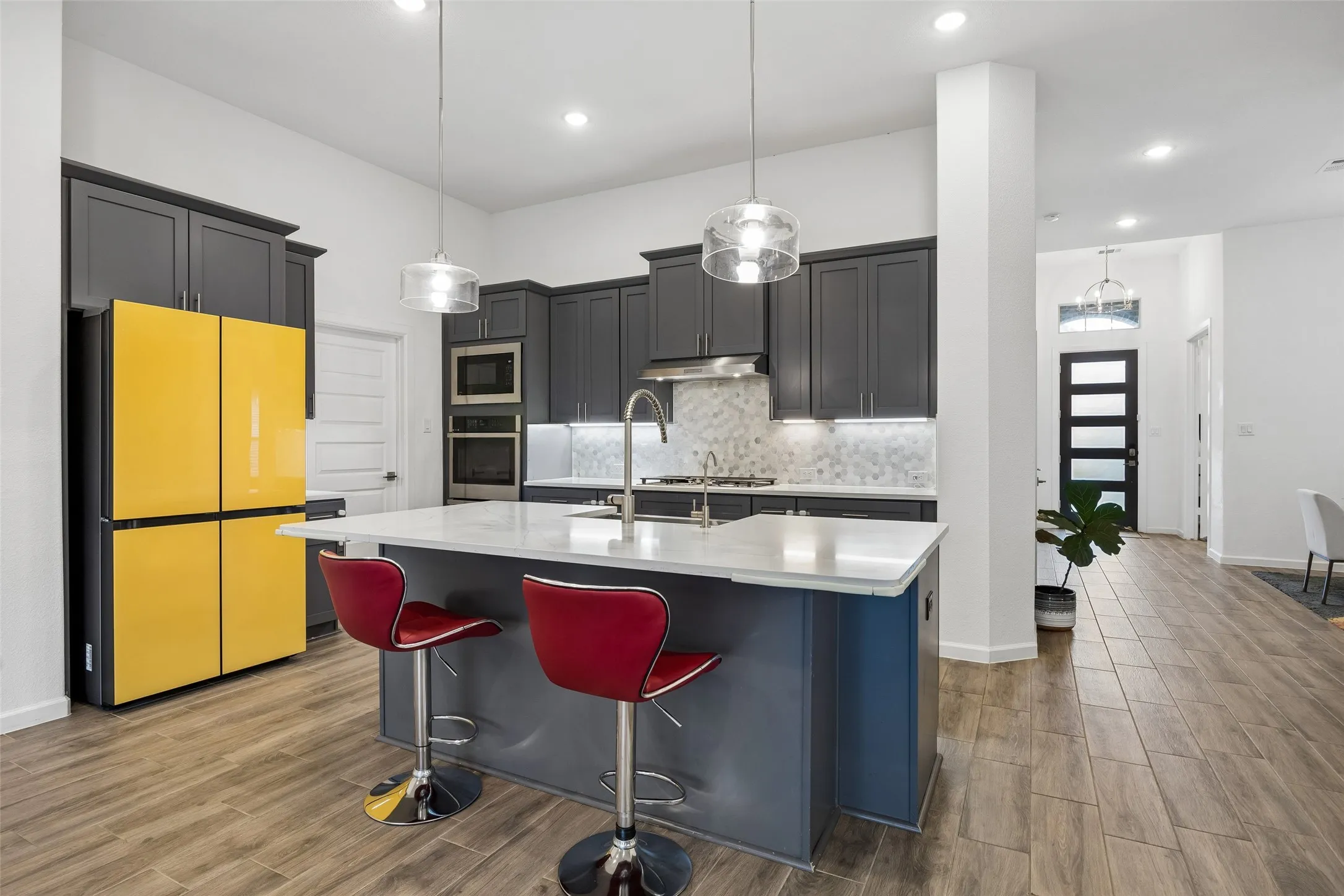 Single Family Residence For Sale in Collin County , 3520 Abingdon Avenue, Melissa, Texas 75454, 4 Bedrooms, 3 Bathrooms, 3 Garage spaces, 2,876 Sqft, built in 2022, Preowned, Price $539,900, mls#21243087, Real Estate Agent in Melissa, Homes For Sale in Collin county, Homes For Sale in Melissa, Realtor in Melissa Texas, Real Estate Brokerage Independent Realty Texas, Luminita Cordes Realtor