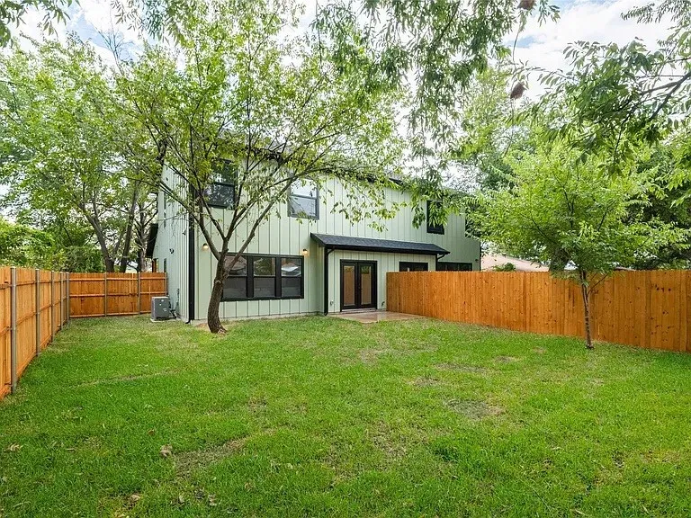 Duplex For Rent in Tarrant County , 5204 Slate Street, Fort Worth, Texas 76114, 3 Bedrooms, 3 Bathrooms, 2 Garage spaces, 2,287 Sqft, built in 2024, Preowned, Price $3,200, mls#21248748, Real Estate Agent in Fort Worth, Homes For Rent in Tarrant county, Homes For Rent in Fort Worth, Realtor in Fort Worth Texas, Real Estate Brokerage Independent Realty Texas, Luminita Cordes Realtor