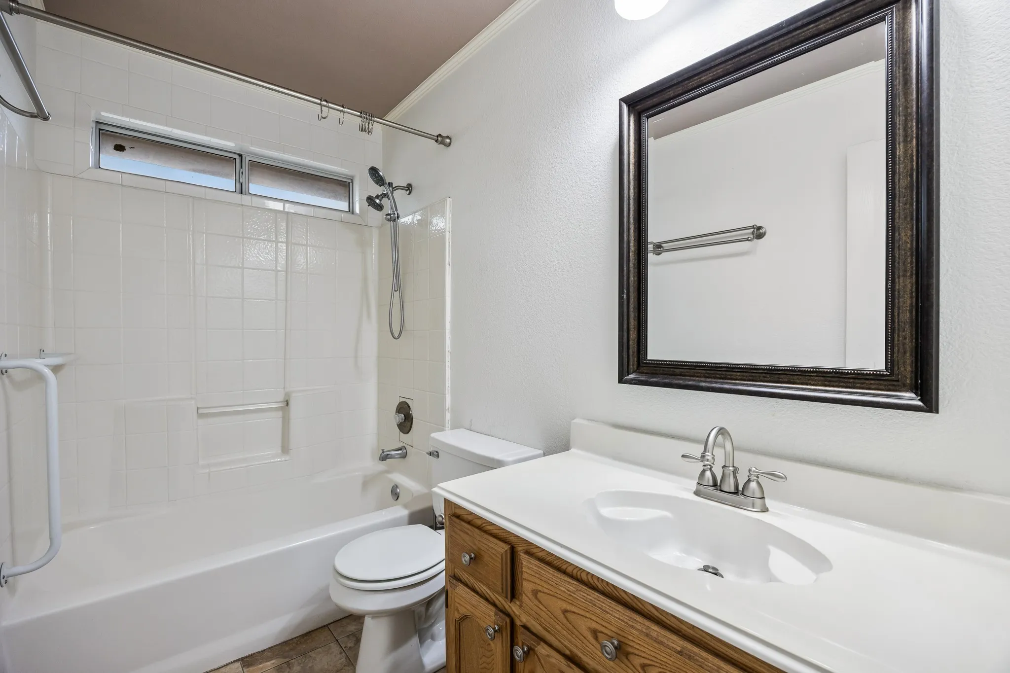 Full bath for bedrooms #2 and #3