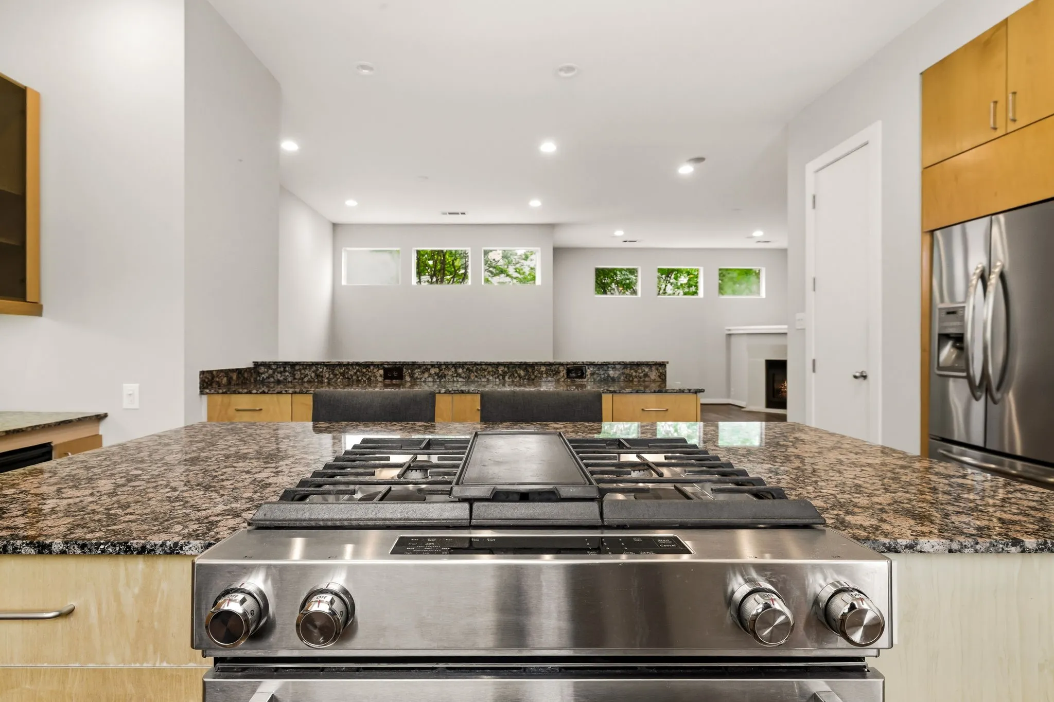 Townhouse For Sale in Dallas County , 3925 Gilbert Avenue C, Dallas, Texas 75219, 3 Bedroom, 3 Bathroom, 2 Garage spaces, 2,677 Sqft, built in 1999, Preowned, mls#21248690, Real Estate Agent in Dallas, Homes For Sale in Dallas county, Homes For Sale in Dallas, Realtor in Dallas Texas, Real Estate Brokerage Independent Realty Texas, Luminita Cordes Realtor
