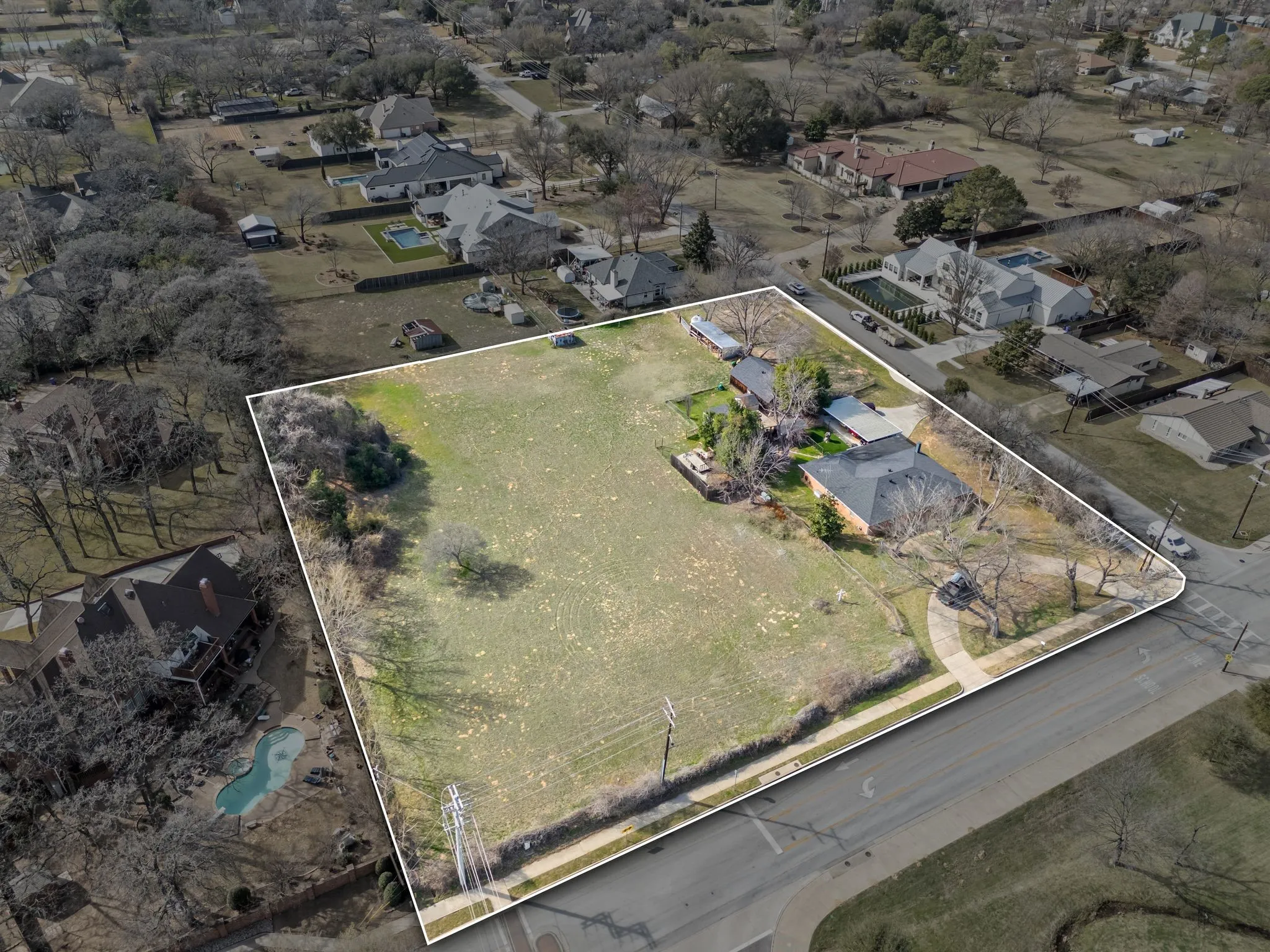 Single Family Residence For Sale in Tarrant County , 5804 Pleasant Run Road, Colleyville, Texas 76034, 3 Bedroom, 2 Bathroom, Garage spaces, 2,094 Sqft, built in 1962, Preowned, mls#21245263, Real Estate Agent in Colleyville, Homes For Sale in Tarrant county, Homes For Sale in Colleyville, Realtor in Colleyville Texas, Real Estate Brokerage Independent Realty Texas, Luminita Cordes Realtor