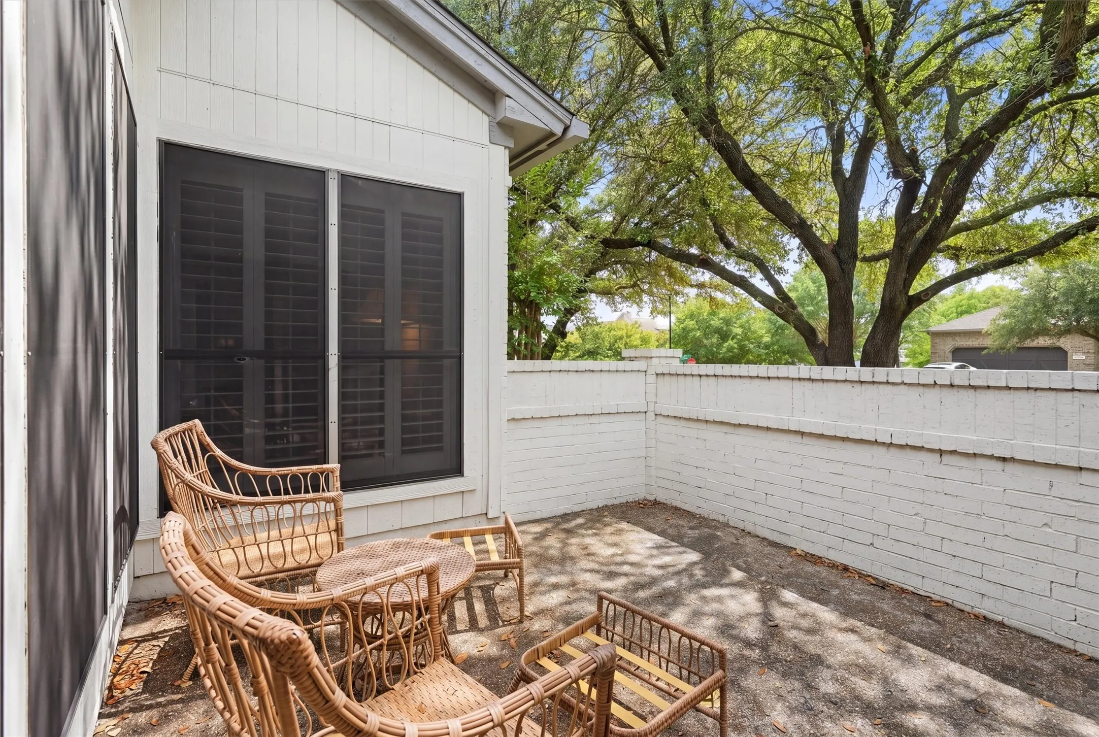 Single Family Residence For Sale in Tarrant County , 5744 Ledgestone Drive, Fort Worth, Texas 76132, 2 Bedroom, 2 Bathroom, 2 Garage spaces, 1,723 Sqft, built in 1984, mls#21247295, Real Estate Agent in Fort Worth, Homes For Sale in Tarrant county, Homes For Sale in Fort Worth, Realtor in Fort Worth Texas, Real Estate Brokerage Independent Realty Texas, Luminita Cordes Realtor