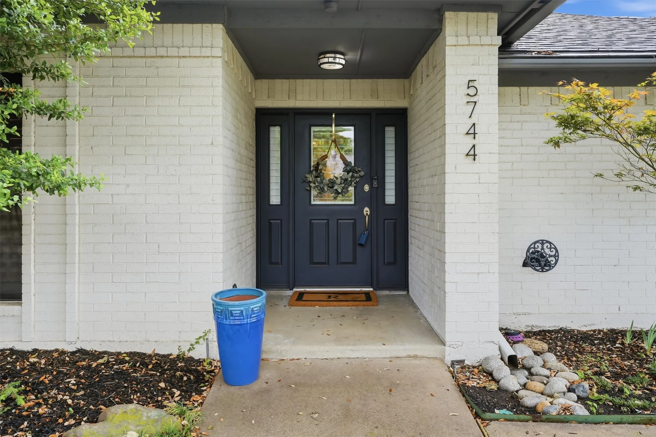 Single Family Residence For Sale in Tarrant County , 5744 Ledgestone Drive, Fort Worth, Texas 76132, 2 Bedroom, 2 Bathroom, 2 Garage spaces, 1,723 Sqft, built in 1984, mls#21247295, Real Estate Agent in Fort Worth, Homes For Sale in Tarrant county, Homes For Sale in Fort Worth, Realtor in Fort Worth Texas, Real Estate Brokerage Independent Realty Texas, Luminita Cordes Realtor