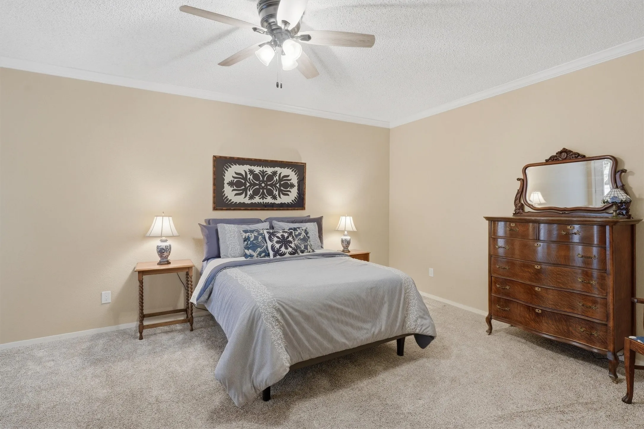 Single Family Residence For Sale in Tarrant County , 5744 Ledgestone Drive, Fort Worth, Texas 76132, 2 Bedroom, 2 Bathroom, 2 Garage spaces, 1,723 Sqft, built in 1984, mls#21247295, Real Estate Agent in Fort Worth, Homes For Sale in Tarrant county, Homes For Sale in Fort Worth, Realtor in Fort Worth Texas, Real Estate Brokerage Independent Realty Texas, Luminita Cordes Realtor