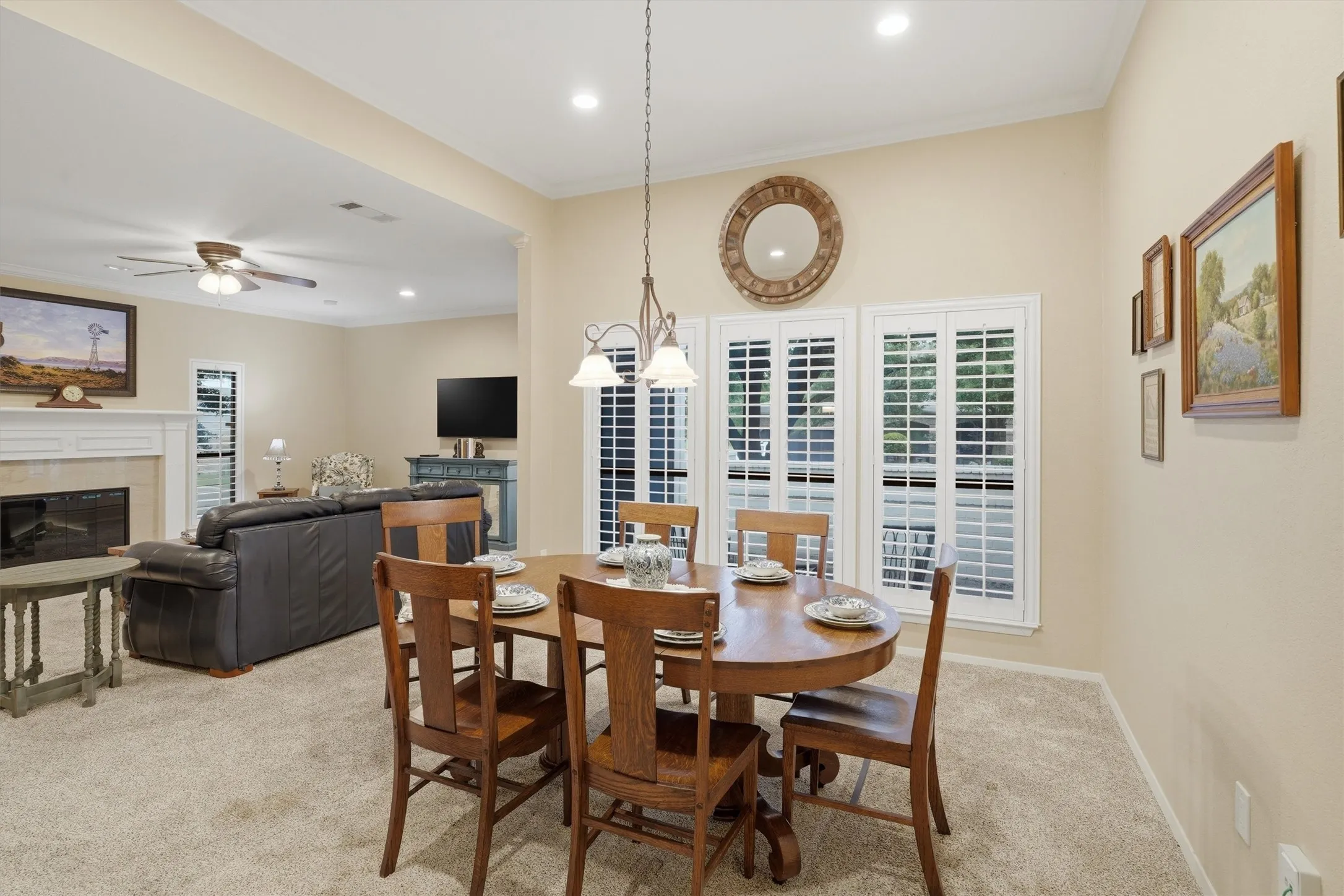 Single Family Residence For Sale in Tarrant County , 5744 Ledgestone Drive, Fort Worth, Texas 76132, 2 Bedroom, 2 Bathroom, 2 Garage spaces, 1,723 Sqft, built in 1984, mls#21247295, Real Estate Agent in Fort Worth, Homes For Sale in Tarrant county, Homes For Sale in Fort Worth, Realtor in Fort Worth Texas, Real Estate Brokerage Independent Realty Texas, Luminita Cordes Realtor