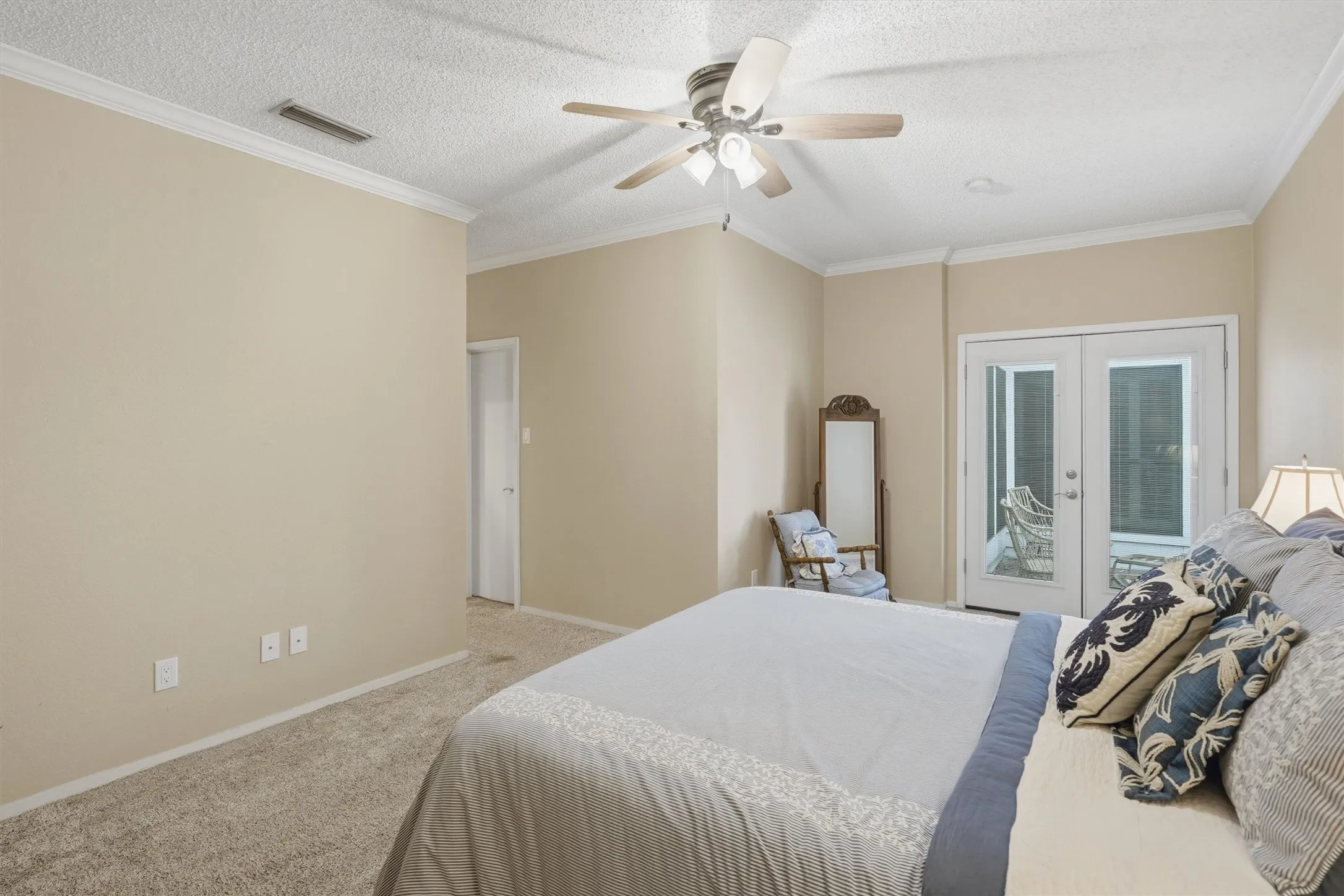Single Family Residence For Sale in Tarrant County , 5744 Ledgestone Drive, Fort Worth, Texas 76132, 2 Bedroom, 2 Bathroom, 2 Garage spaces, 1,723 Sqft, built in 1984, mls#21247295, Real Estate Agent in Fort Worth, Homes For Sale in Tarrant county, Homes For Sale in Fort Worth, Realtor in Fort Worth Texas, Real Estate Brokerage Independent Realty Texas, Luminita Cordes Realtor