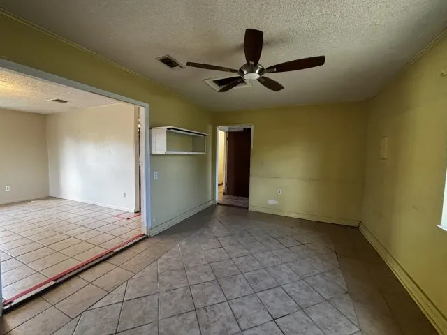 Single Family Residence For Sale in Jackson (TX) County , 122 Rosa Street, Edna, Texas 77957, 3 Bedroom, 2 Bathroom, Garage spaces, 1,128 Sqft, built in 1982, mls#21248821, Real Estate Agent in Edna, Homes For Sale in Jackson (TX) county, Homes For Sale in Edna, Realtor in Edna Texas, Real Estate Brokerage Independent Realty Texas, Luminita Cordes Realtor