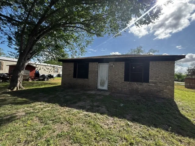 Single Family Residence For Sale in Jackson (TX) County , 122 Rosa Street, Edna, Texas 77957, 3 Bedroom, 2 Bathroom, Garage spaces, 1,128 Sqft, built in 1982, mls#21248821, Real Estate Agent in Edna, Homes For Sale in Jackson (TX) county, Homes For Sale in Edna, Realtor in Edna Texas, Real Estate Brokerage Independent Realty Texas, Luminita Cordes Realtor