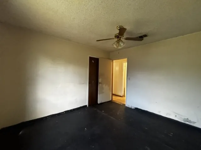 Single Family Residence For Sale in Jackson (TX) County , 122 Rosa Street, Edna, Texas 77957, 3 Bedroom, 2 Bathroom, Garage spaces, 1,128 Sqft, built in 1982, mls#21248821, Real Estate Agent in Edna, Homes For Sale in Jackson (TX) county, Homes For Sale in Edna, Realtor in Edna Texas, Real Estate Brokerage Independent Realty Texas, Luminita Cordes Realtor