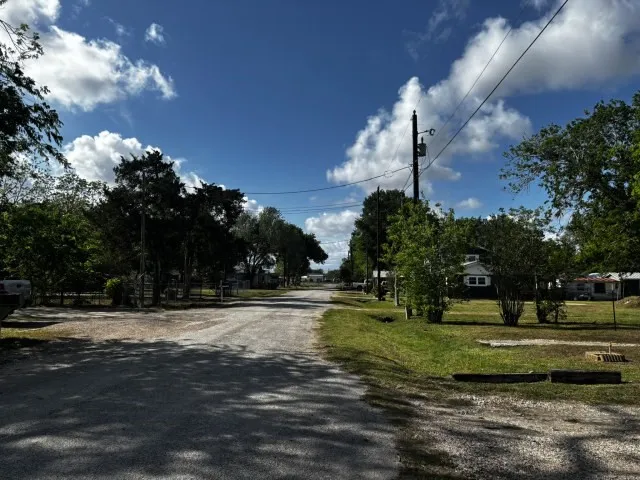 Single Family Residence For Sale in Jackson (TX) County , 122 Rosa Street, Edna, Texas 77957, 3 Bedroom, 2 Bathroom, Garage spaces, 1,128 Sqft, built in 1982, mls#21248821, Real Estate Agent in Edna, Homes For Sale in Jackson (TX) county, Homes For Sale in Edna, Realtor in Edna Texas, Real Estate Brokerage Independent Realty Texas, Luminita Cordes Realtor