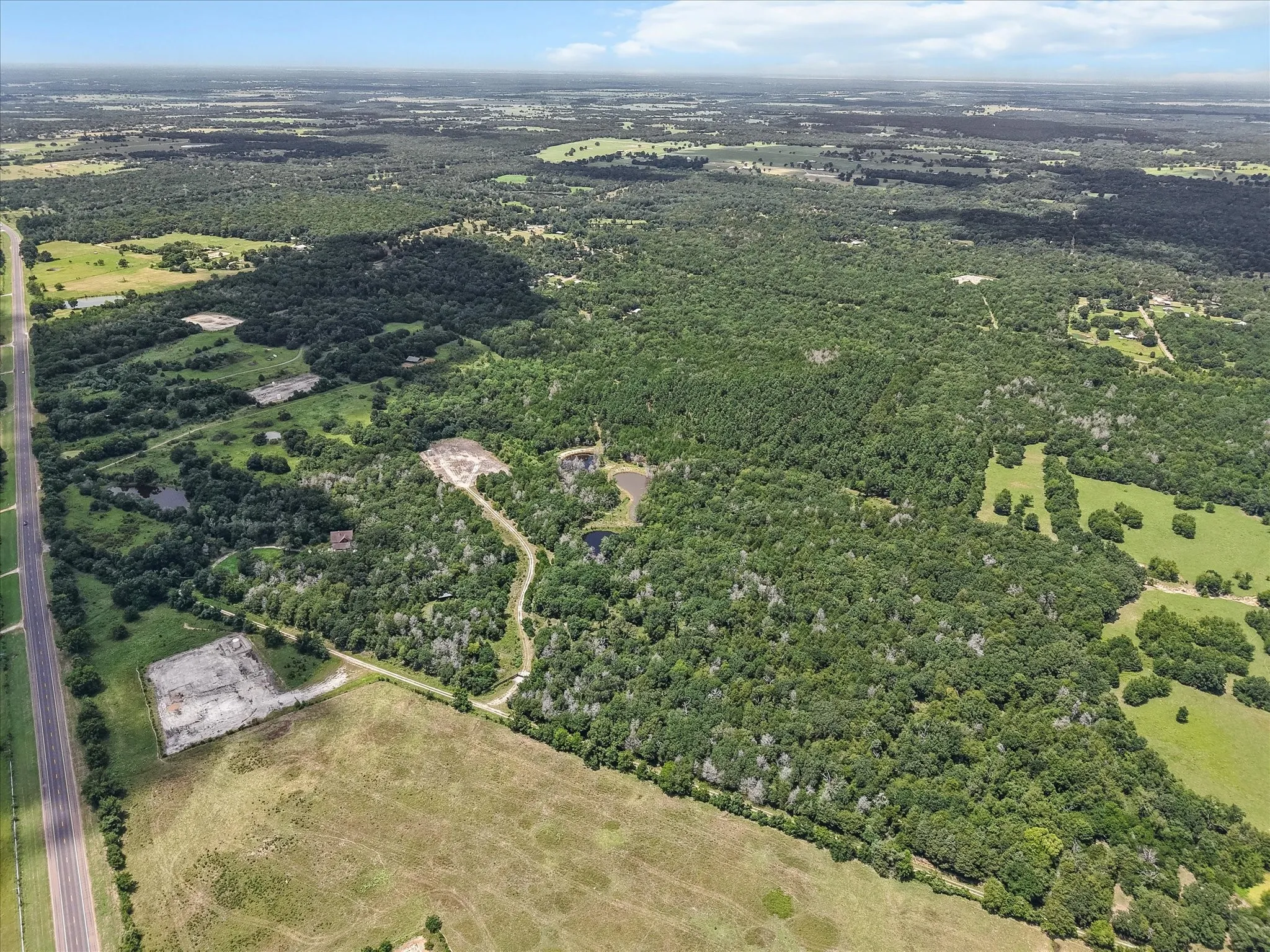 Farm For Sale in Freestone County , 103 Fcr 519, Fairfield, Texas 75840, 3 Bedroom, 3 Bathroom, 1 Garage spaces, 2,468 Sqft, built in 1987, mls#21240600, Real Estate Agent in Fairfield, Homes For Sale in Freestone county, Homes For Sale in Fairfield, Realtor in Fairfield Texas, Real Estate Brokerage Independent Realty Texas, Luminita Cordes Realtor