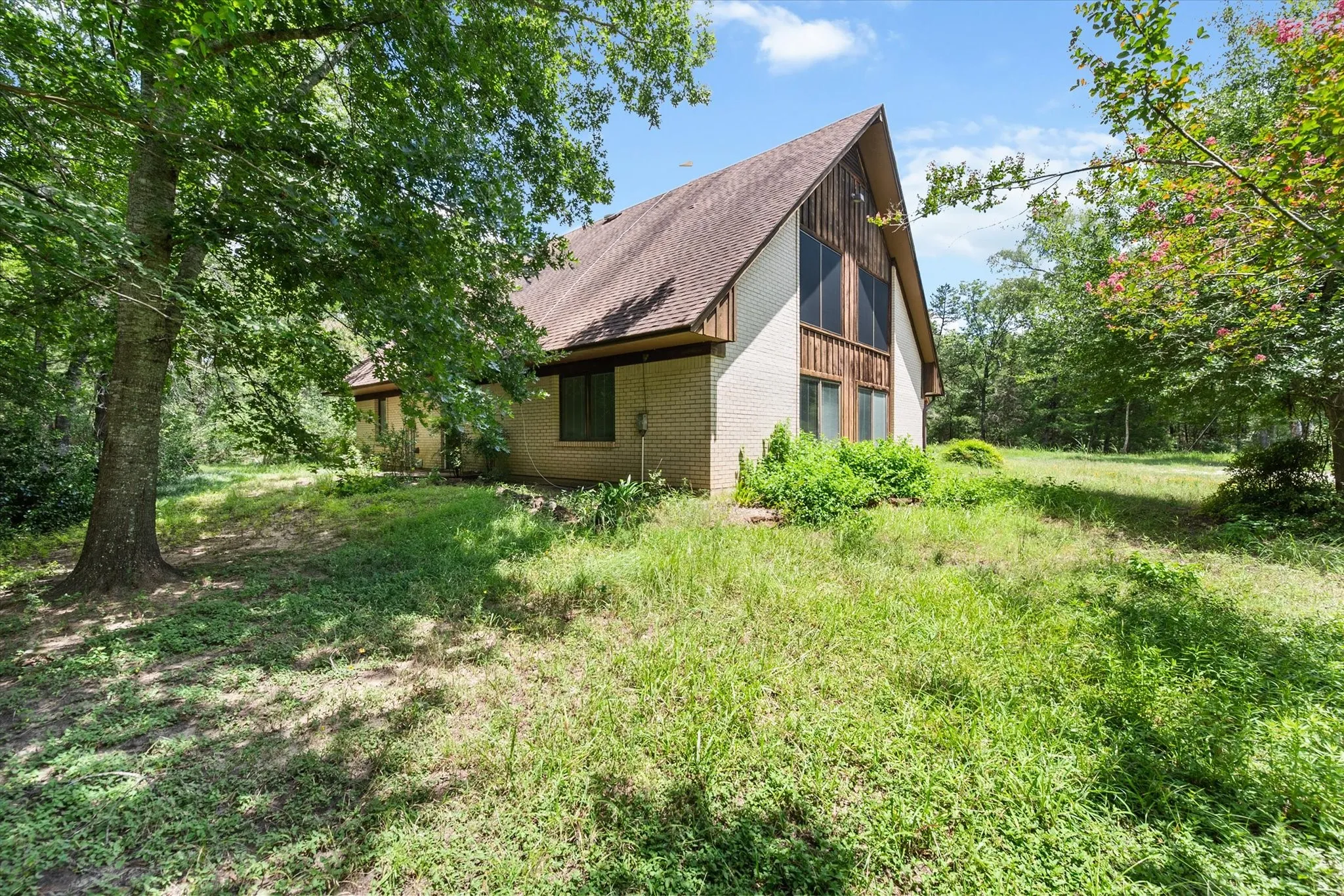 Farm For Sale in Freestone County , 103 Fcr 519, Fairfield, Texas 75840, 3 Bedroom, 3 Bathroom, 1 Garage spaces, 2,468 Sqft, built in 1987, mls#21240600, Real Estate Agent in Fairfield, Homes For Sale in Freestone county, Homes For Sale in Fairfield, Realtor in Fairfield Texas, Real Estate Brokerage Independent Realty Texas, Luminita Cordes Realtor