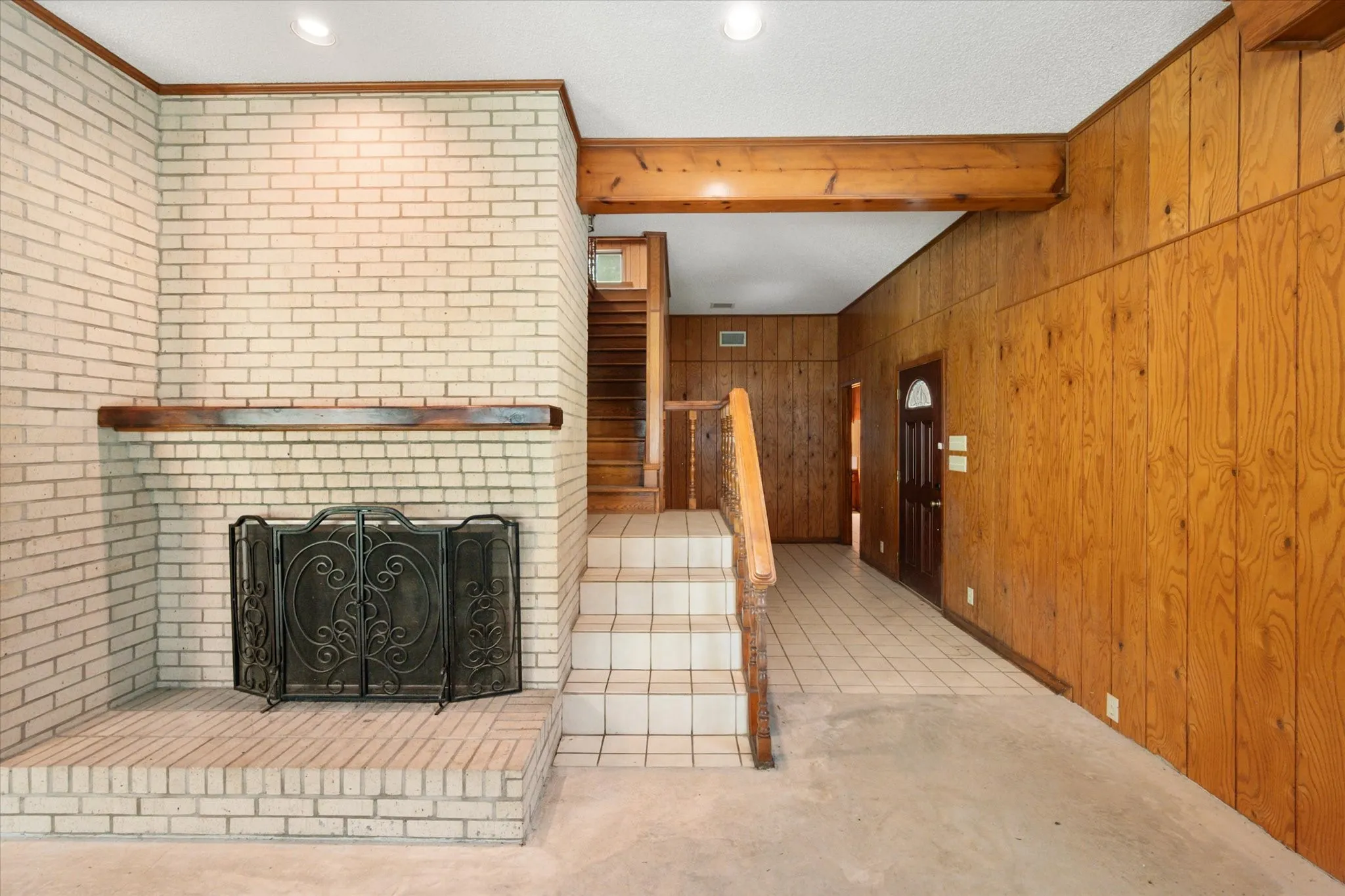 Farm For Sale in Freestone County , 103 Fcr 519, Fairfield, Texas 75840, 3 Bedroom, 3 Bathroom, 1 Garage spaces, 2,468 Sqft, built in 1987, mls#21240600, Real Estate Agent in Fairfield, Homes For Sale in Freestone county, Homes For Sale in Fairfield, Realtor in Fairfield Texas, Real Estate Brokerage Independent Realty Texas, Luminita Cordes Realtor