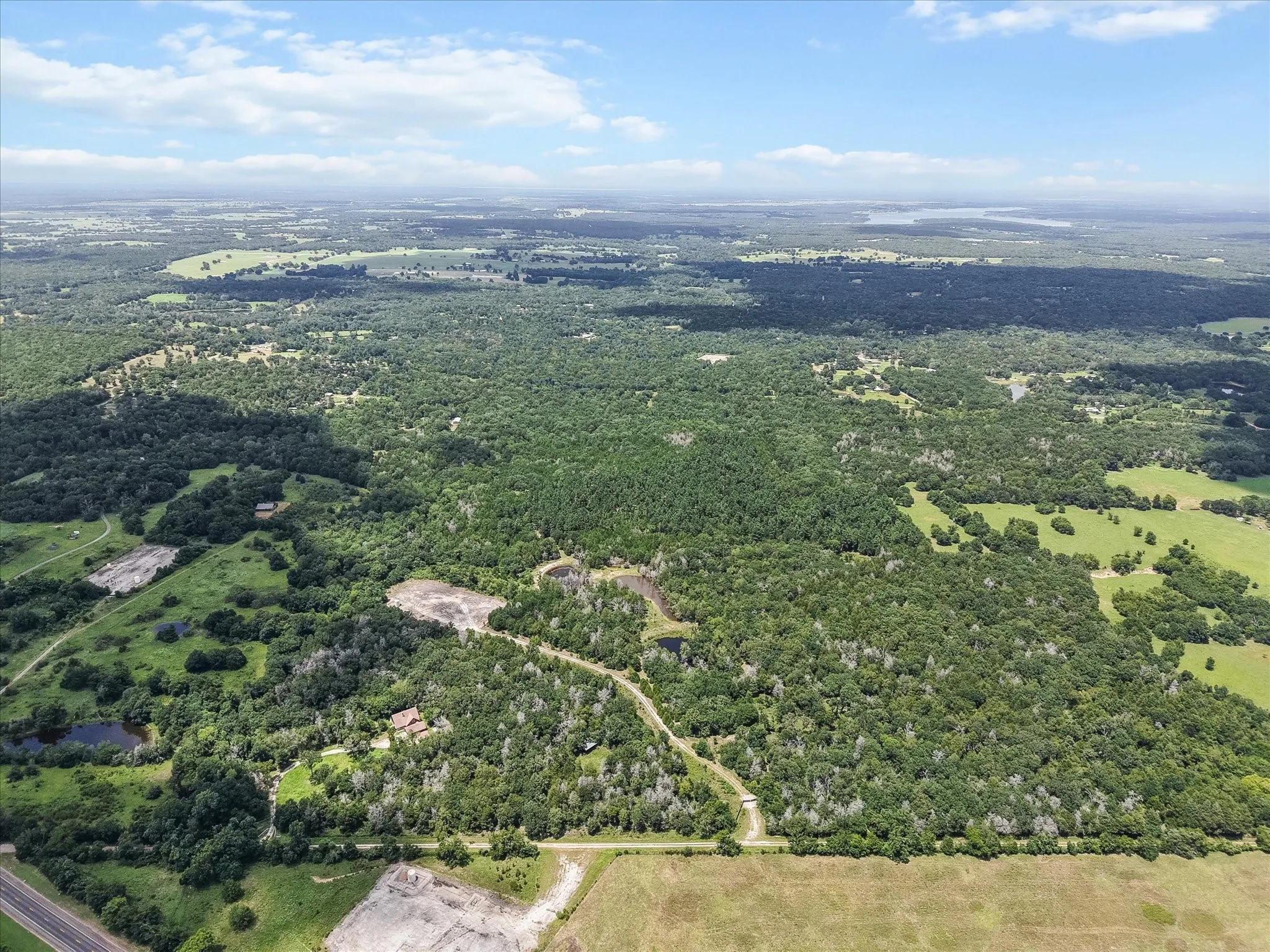 Farm For Sale in Freestone County , 103 Fcr 519, Fairfield, Texas 75840, 3 Bedroom, 3 Bathroom, 1 Garage spaces, 2,468 Sqft, built in 1987, mls#21240600, Real Estate Agent in Fairfield, Homes For Sale in Freestone county, Homes For Sale in Fairfield, Realtor in Fairfield Texas, Real Estate Brokerage Independent Realty Texas, Luminita Cordes Realtor