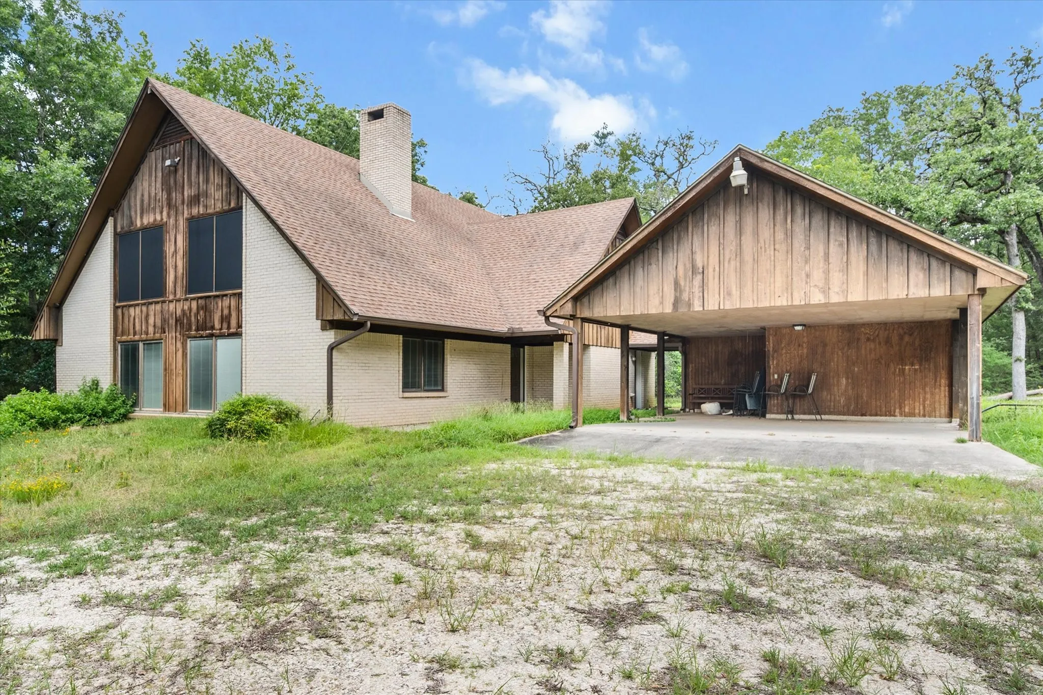 Farm For Sale in Freestone County , 103 Fcr 519, Fairfield, Texas 75840, 3 Bedroom, 3 Bathroom, 1 Garage spaces, 2,468 Sqft, built in 1987, mls#21240600, Real Estate Agent in Fairfield, Homes For Sale in Freestone county, Homes For Sale in Fairfield, Realtor in Fairfield Texas, Real Estate Brokerage Independent Realty Texas, Luminita Cordes Realtor