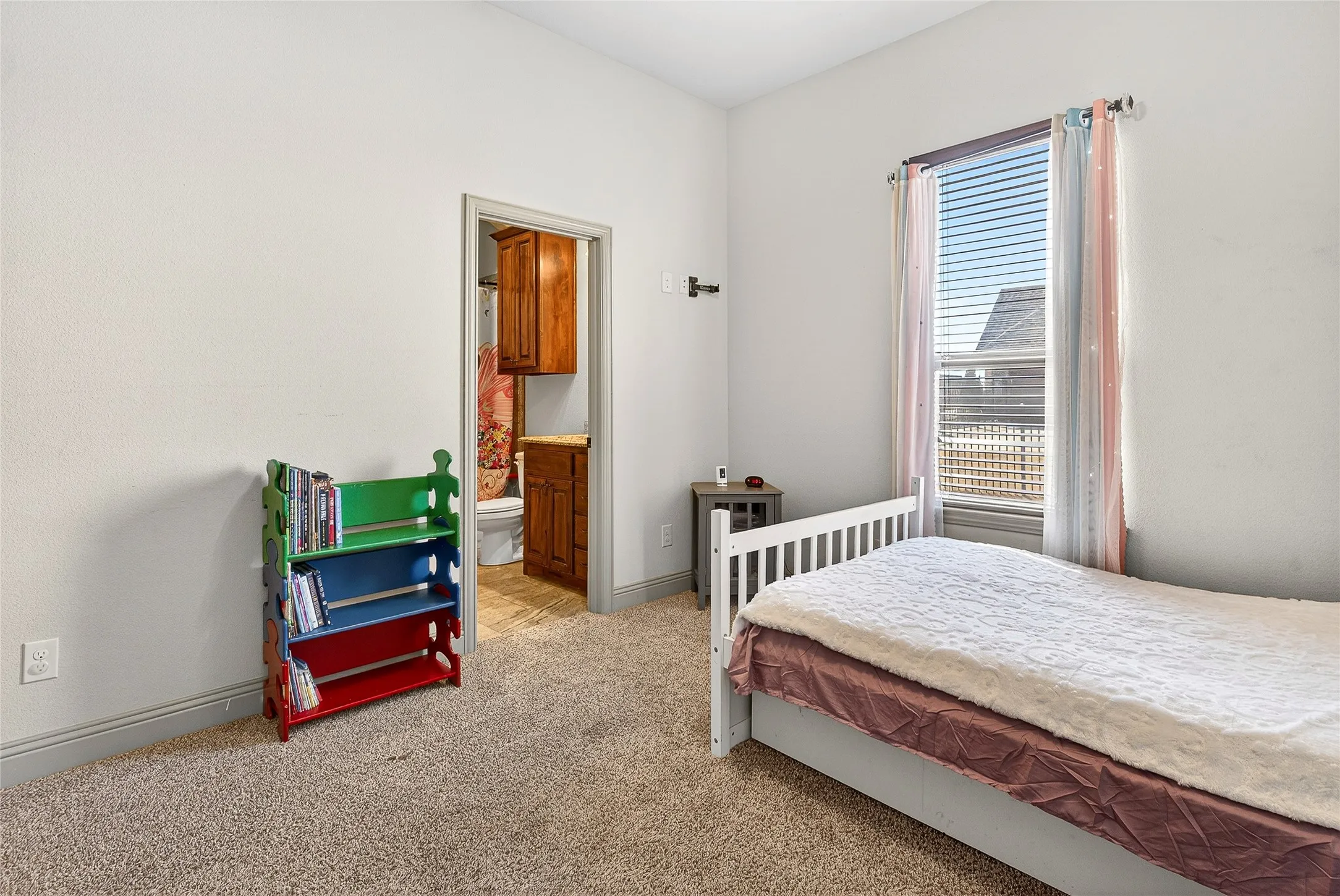 Single Family Residence For Sale in Kaufman County , 12099 Briargrove Lane, Talty, Texas 75126, 5 Bedroom, 3 Bathroom, 3 Garage spaces, 3,261 Sqft, built in 2018, Preowned, mls#21248565, Real Estate Agent in Talty, Homes For Sale in Kaufman county, Homes For Sale in Talty, Realtor in Talty Texas, Real Estate Brokerage Independent Realty Texas, Luminita Cordes Realtor