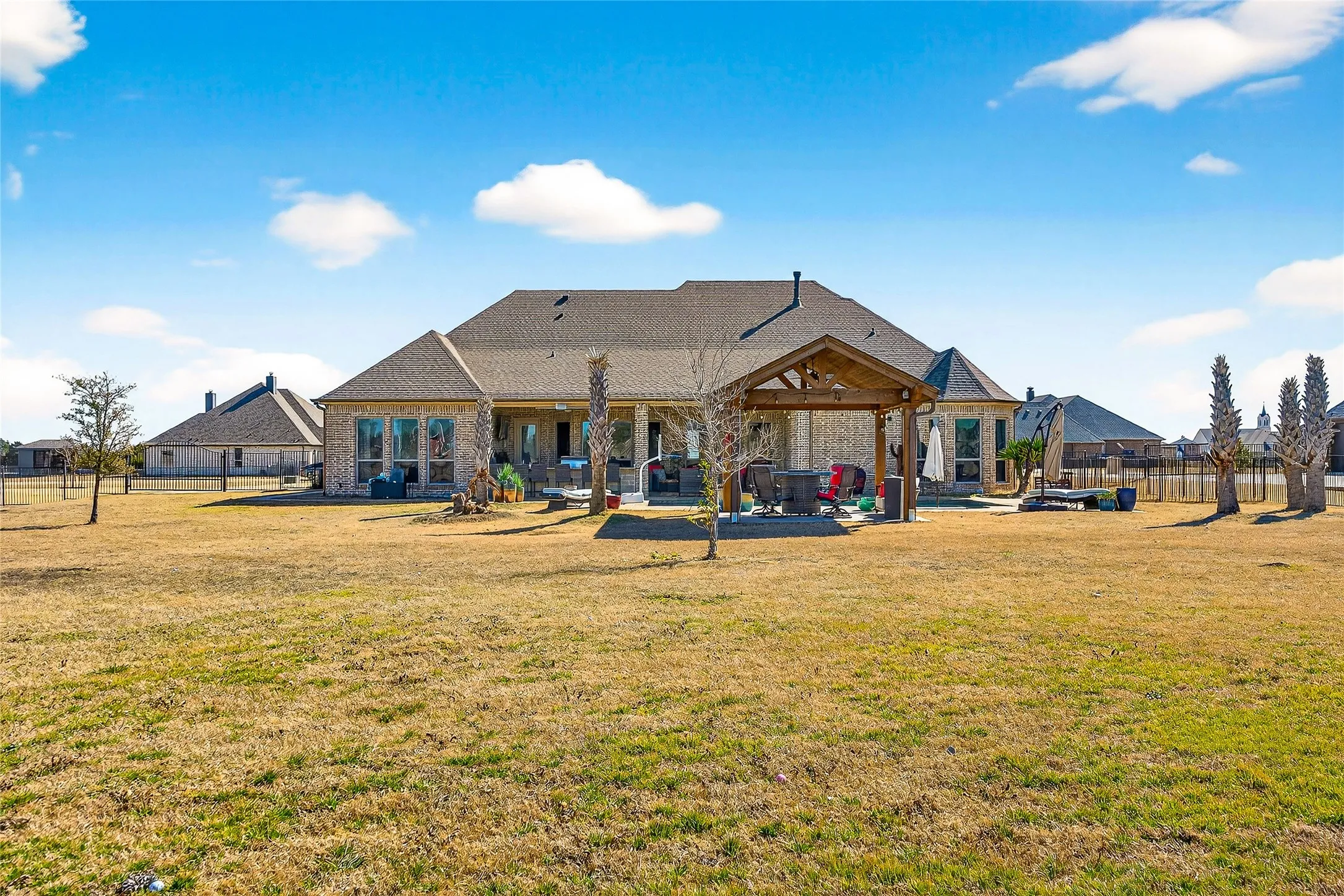 Single Family Residence For Sale in Kaufman County , 12099 Briargrove Lane, Talty, Texas 75126, 5 Bedroom, 3 Bathroom, 3 Garage spaces, 3,261 Sqft, built in 2018, Preowned, mls#21248565, Real Estate Agent in Talty, Homes For Sale in Kaufman county, Homes For Sale in Talty, Realtor in Talty Texas, Real Estate Brokerage Independent Realty Texas, Luminita Cordes Realtor