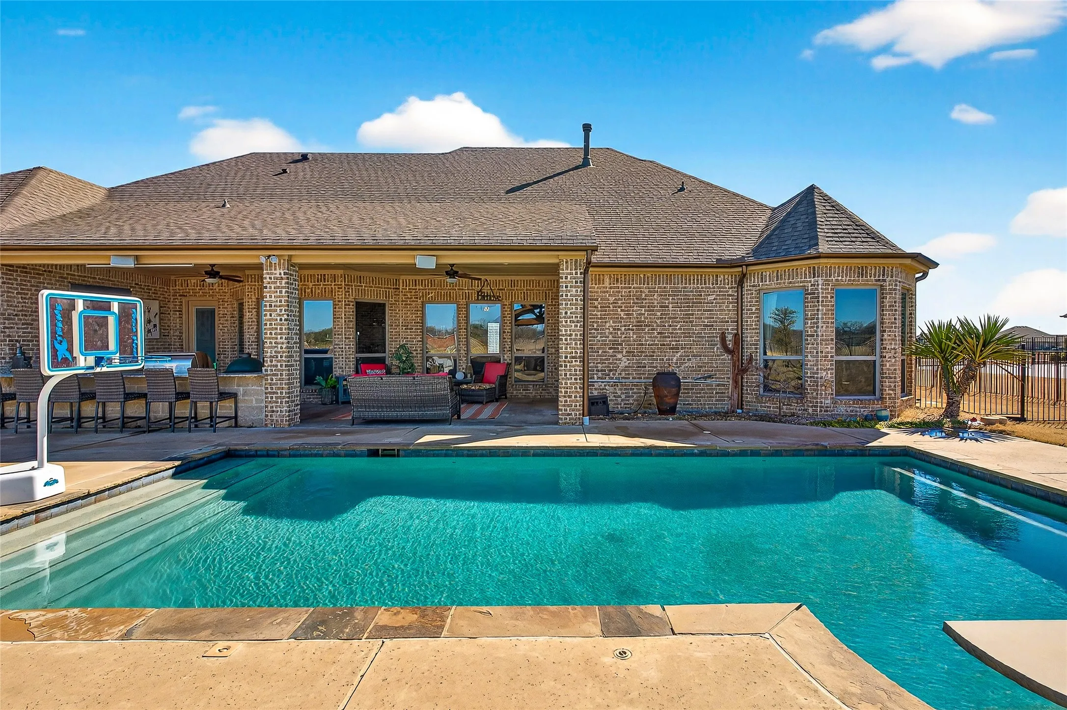 Single Family Residence For Sale in Kaufman County , 12099 Briargrove Lane, Talty, Texas 75126, 5 Bedroom, 3 Bathroom, 3 Garage spaces, 3,261 Sqft, built in 2018, Preowned, mls#21248565, Real Estate Agent in Talty, Homes For Sale in Kaufman county, Homes For Sale in Talty, Realtor in Talty Texas, Real Estate Brokerage Independent Realty Texas, Luminita Cordes Realtor