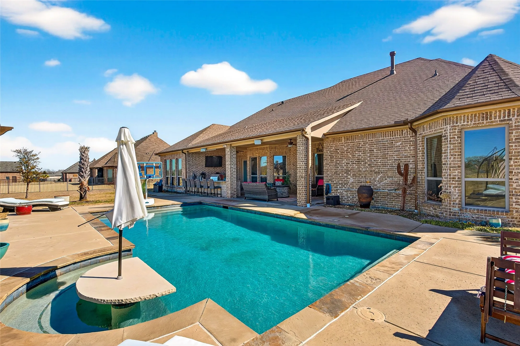 Single Family Residence For Sale in Kaufman County , 12099 Briargrove Lane, Talty, Texas 75126, 5 Bedroom, 3 Bathroom, 3 Garage spaces, 3,261 Sqft, built in 2018, Preowned, mls#21248565, Real Estate Agent in Talty, Homes For Sale in Kaufman county, Homes For Sale in Talty, Realtor in Talty Texas, Real Estate Brokerage Independent Realty Texas, Luminita Cordes Realtor
