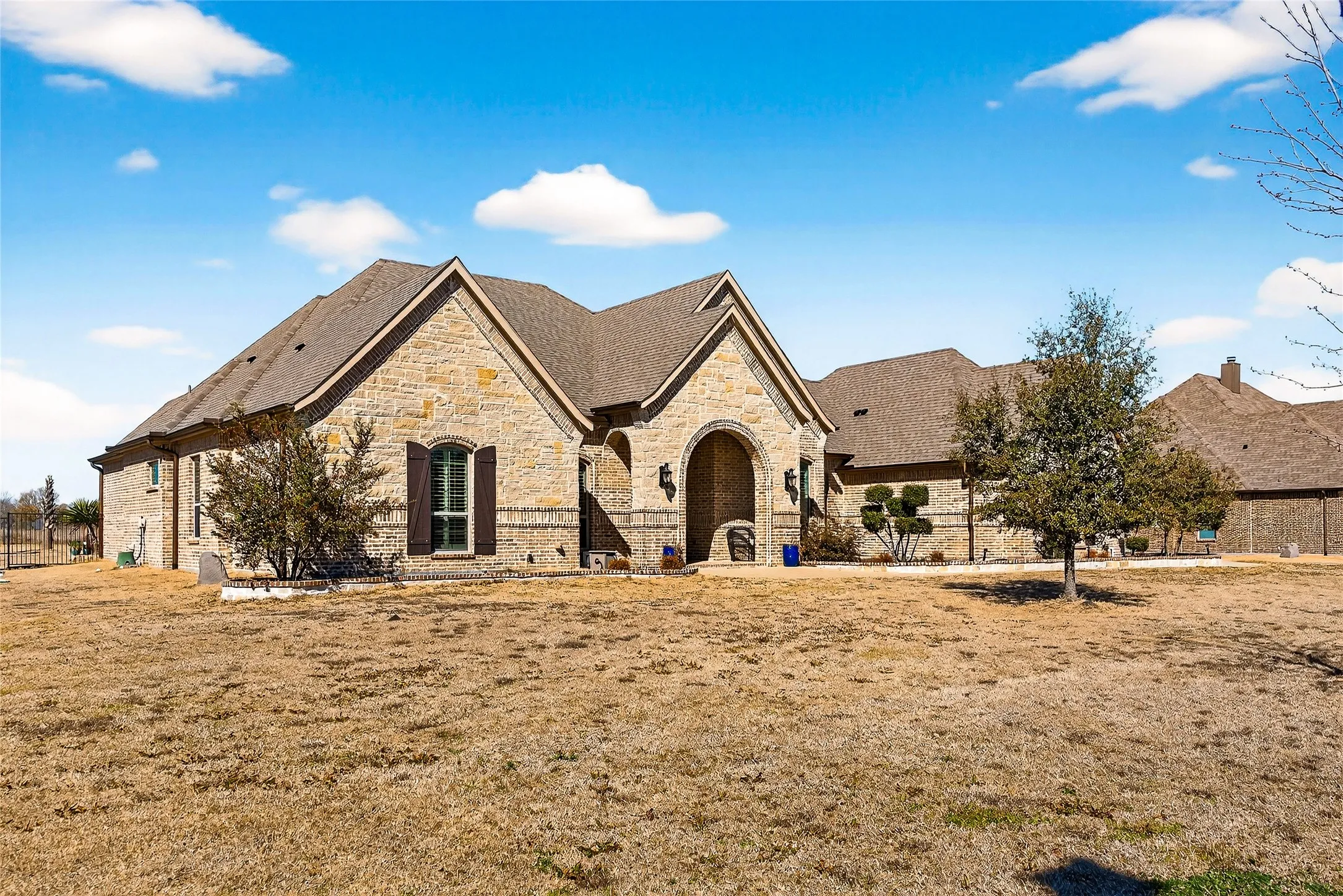 Single Family Residence For Sale in Kaufman County , 12099 Briargrove Lane, Talty, Texas 75126, 5 Bedroom, 3 Bathroom, 3 Garage spaces, 3,261 Sqft, built in 2018, Preowned, mls#21248565, Real Estate Agent in Talty, Homes For Sale in Kaufman county, Homes For Sale in Talty, Realtor in Talty Texas, Real Estate Brokerage Independent Realty Texas, Luminita Cordes Realtor
