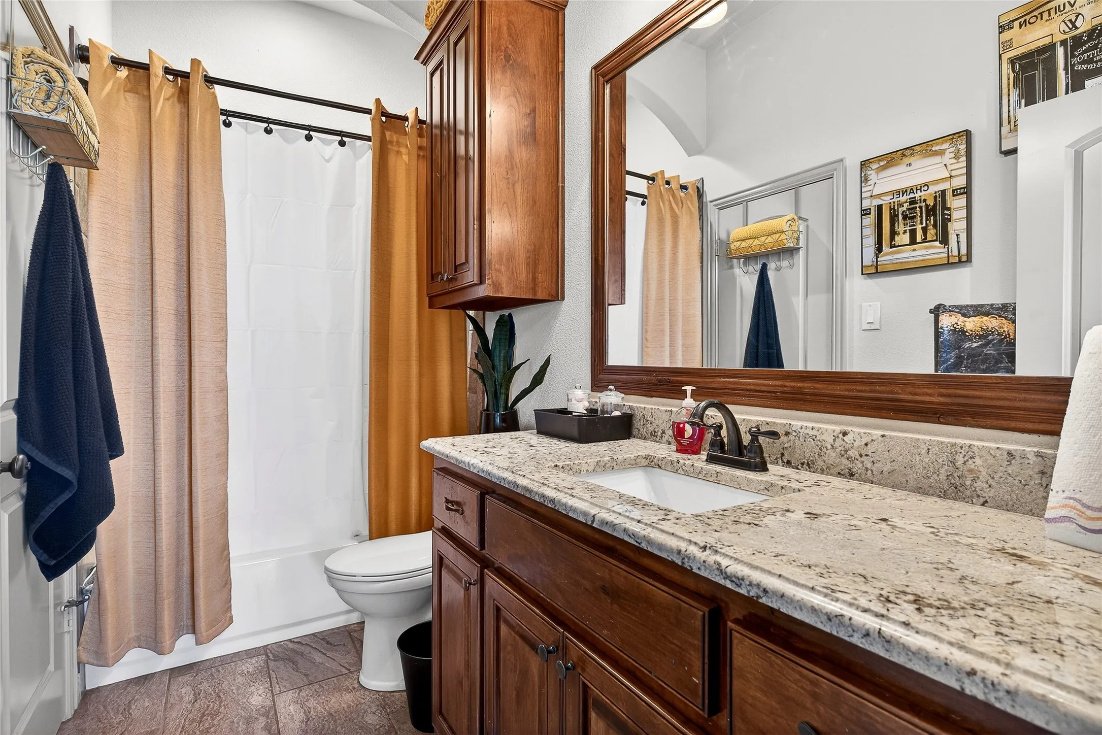 Single Family Residence For Sale in Kaufman County , 12099 Briargrove Lane, Talty, Texas 75126, 5 Bedroom, 3 Bathroom, 3 Garage spaces, 3,261 Sqft, built in 2018, Preowned, mls#21248565, Real Estate Agent in Talty, Homes For Sale in Kaufman county, Homes For Sale in Talty, Realtor in Talty Texas, Real Estate Brokerage Independent Realty Texas, Luminita Cordes Realtor
