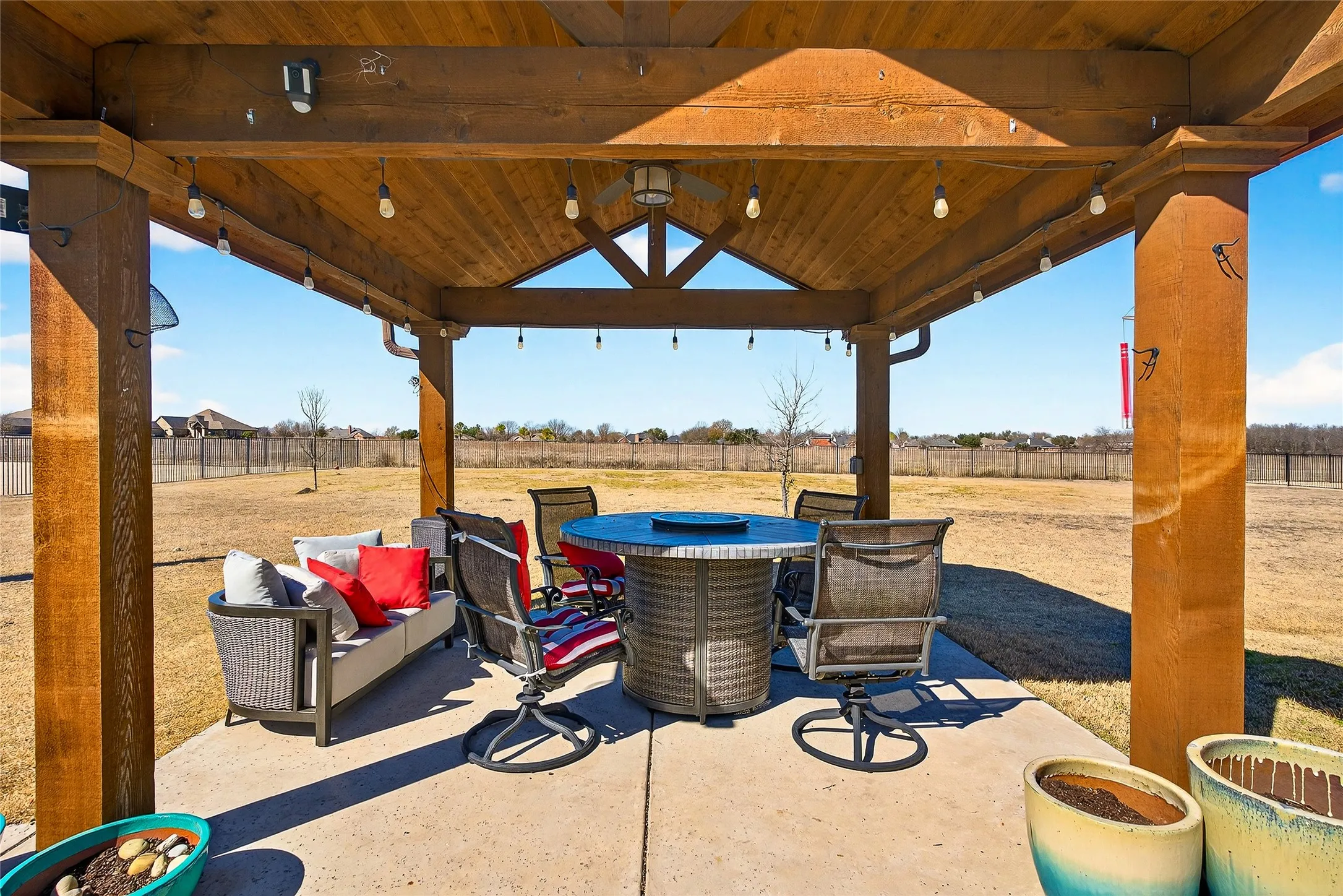 Single Family Residence For Sale in Kaufman County , 12099 Briargrove Lane, Talty, Texas 75126, 5 Bedroom, 3 Bathroom, 3 Garage spaces, 3,261 Sqft, built in 2018, Preowned, mls#21248565, Real Estate Agent in Talty, Homes For Sale in Kaufman county, Homes For Sale in Talty, Realtor in Talty Texas, Real Estate Brokerage Independent Realty Texas, Luminita Cordes Realtor