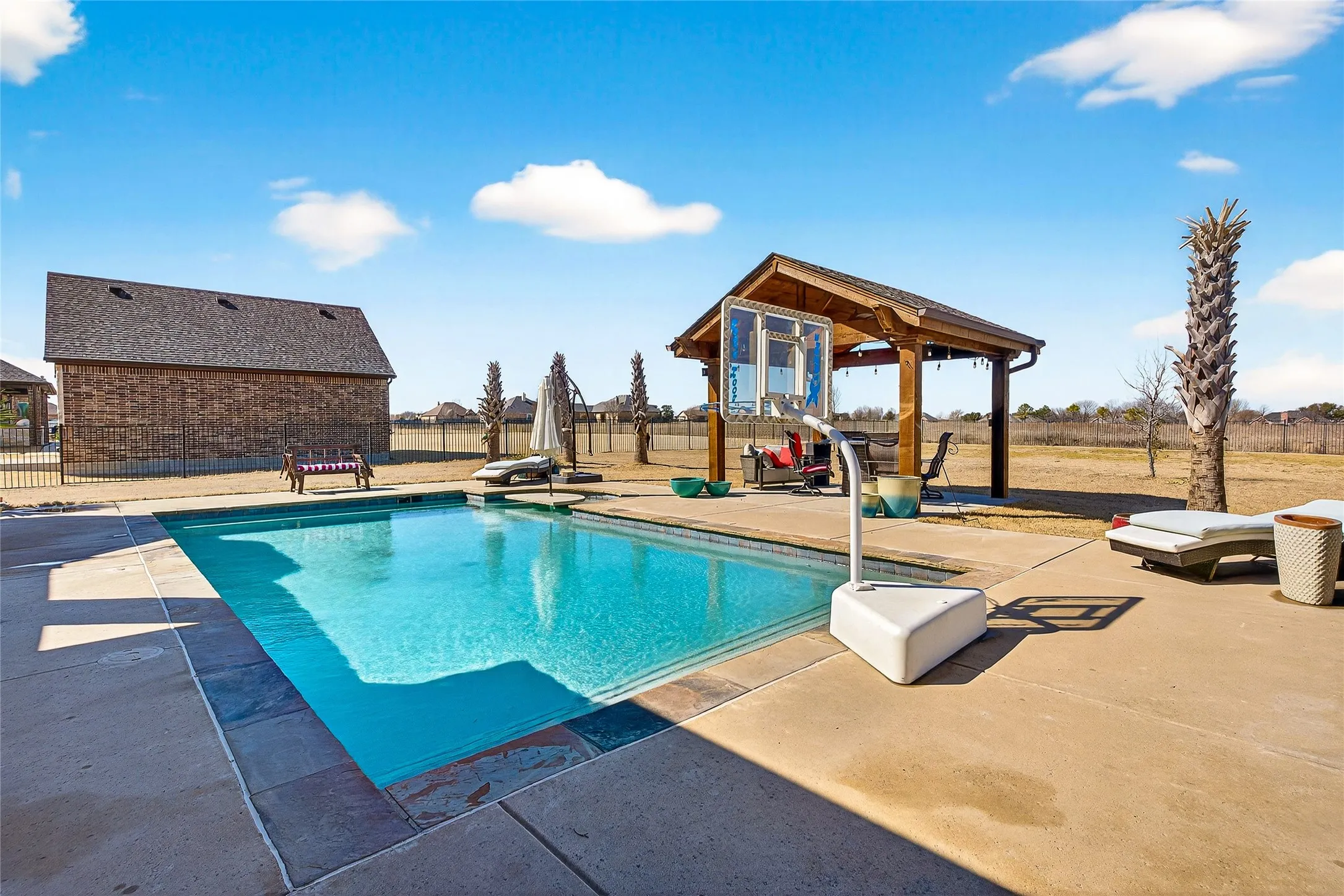 Single Family Residence For Sale in Kaufman County , 12099 Briargrove Lane, Talty, Texas 75126, 5 Bedroom, 3 Bathroom, 3 Garage spaces, 3,261 Sqft, built in 2018, Preowned, mls#21248565, Real Estate Agent in Talty, Homes For Sale in Kaufman county, Homes For Sale in Talty, Realtor in Talty Texas, Real Estate Brokerage Independent Realty Texas, Luminita Cordes Realtor