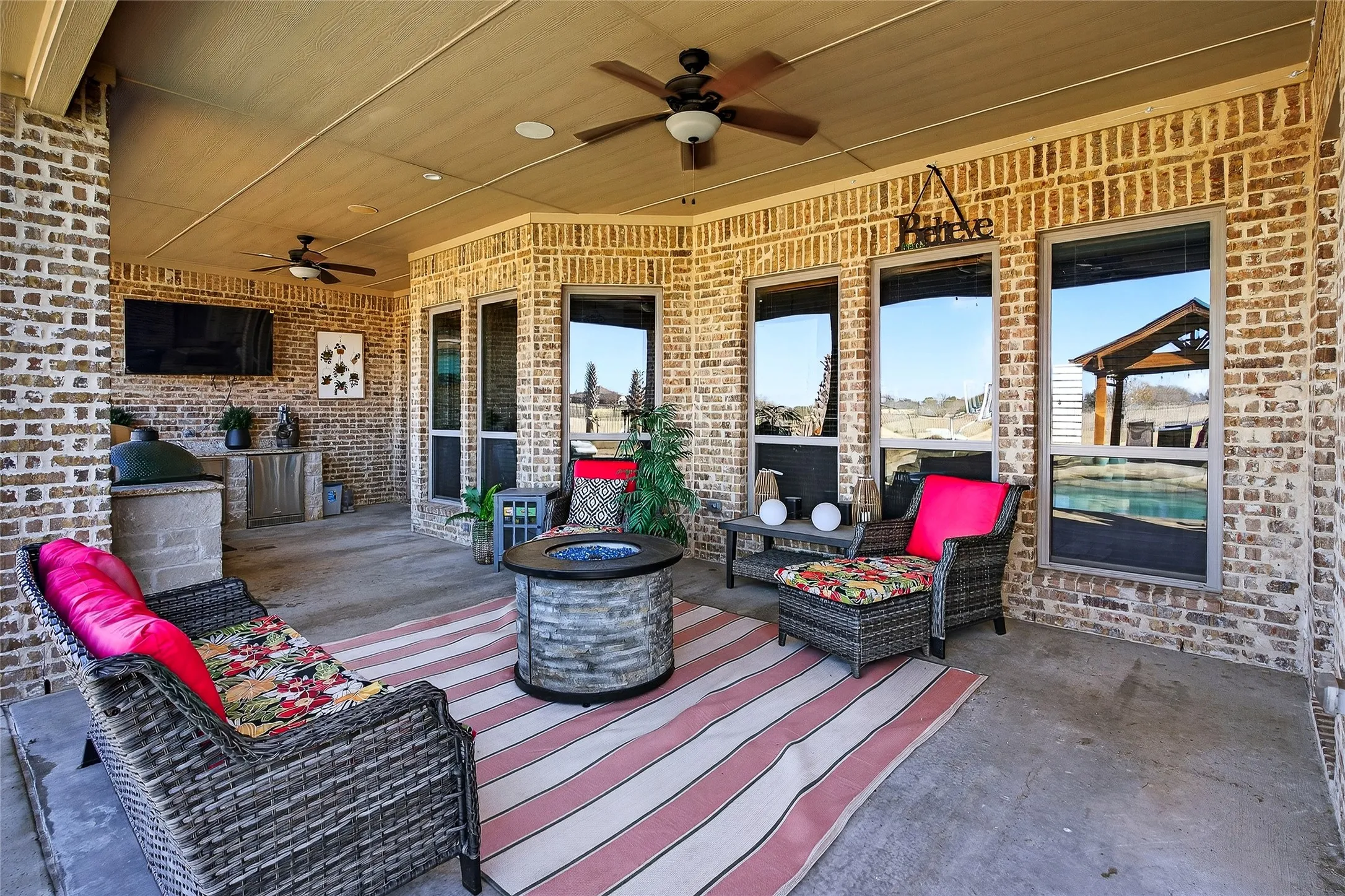 Single Family Residence For Sale in Kaufman County , 12099 Briargrove Lane, Talty, Texas 75126, 5 Bedroom, 3 Bathroom, 3 Garage spaces, 3,261 Sqft, built in 2018, Preowned, mls#21248565, Real Estate Agent in Talty, Homes For Sale in Kaufman county, Homes For Sale in Talty, Realtor in Talty Texas, Real Estate Brokerage Independent Realty Texas, Luminita Cordes Realtor