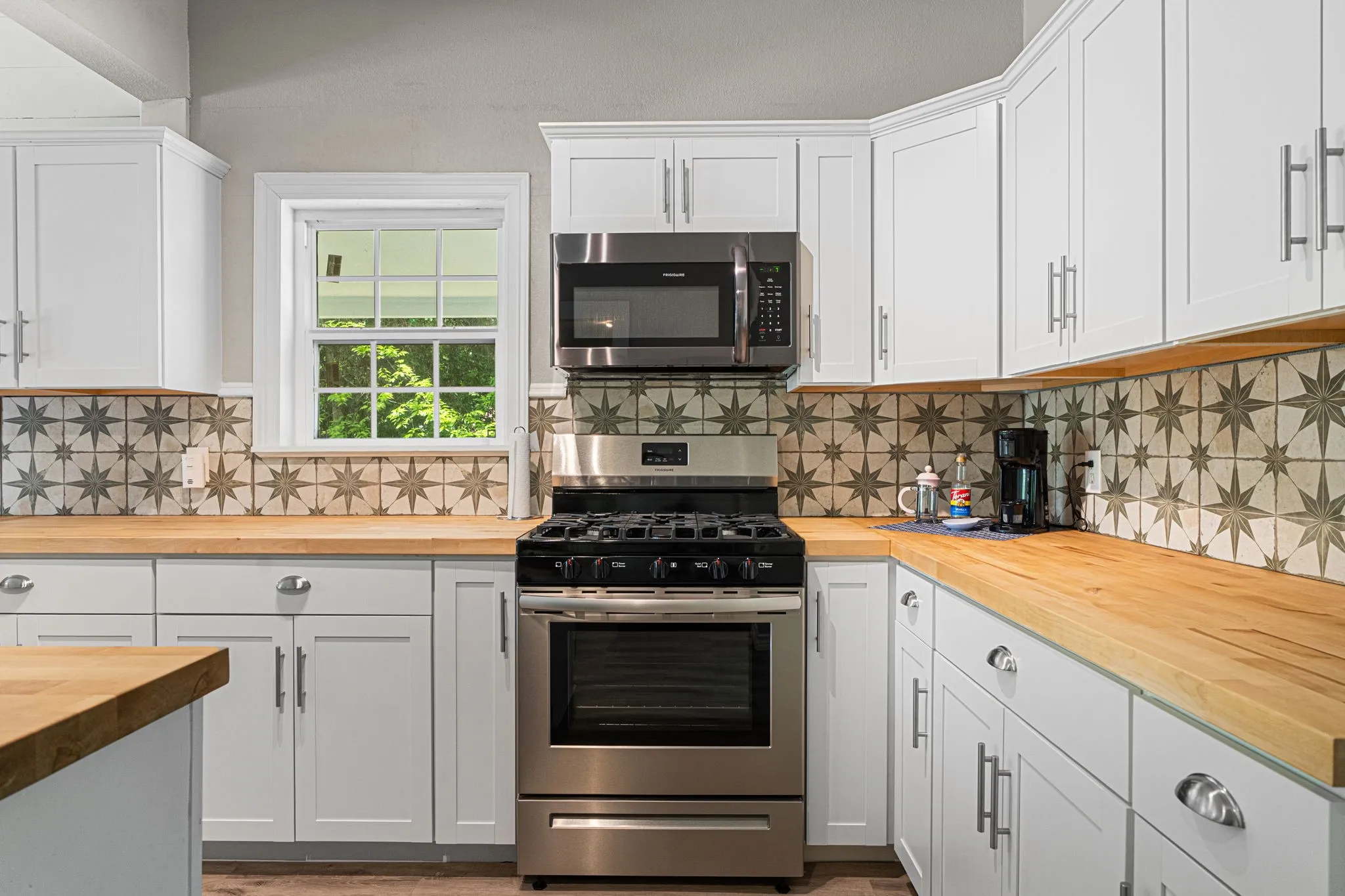 Office For Sale in Wood County , 1009 N Pacific Street, Mineola, Texas 75773, 0, 0, Garage spaces, 0 Sqft, built in 1930, Preowned, mls#21247203, Real Estate Agent in Mineola, Homes For Sale in Wood county, Homes For Sale in Mineola, Realtor in Mineola Texas, Real Estate Brokerage Independent Realty Texas, Luminita Cordes Realtor