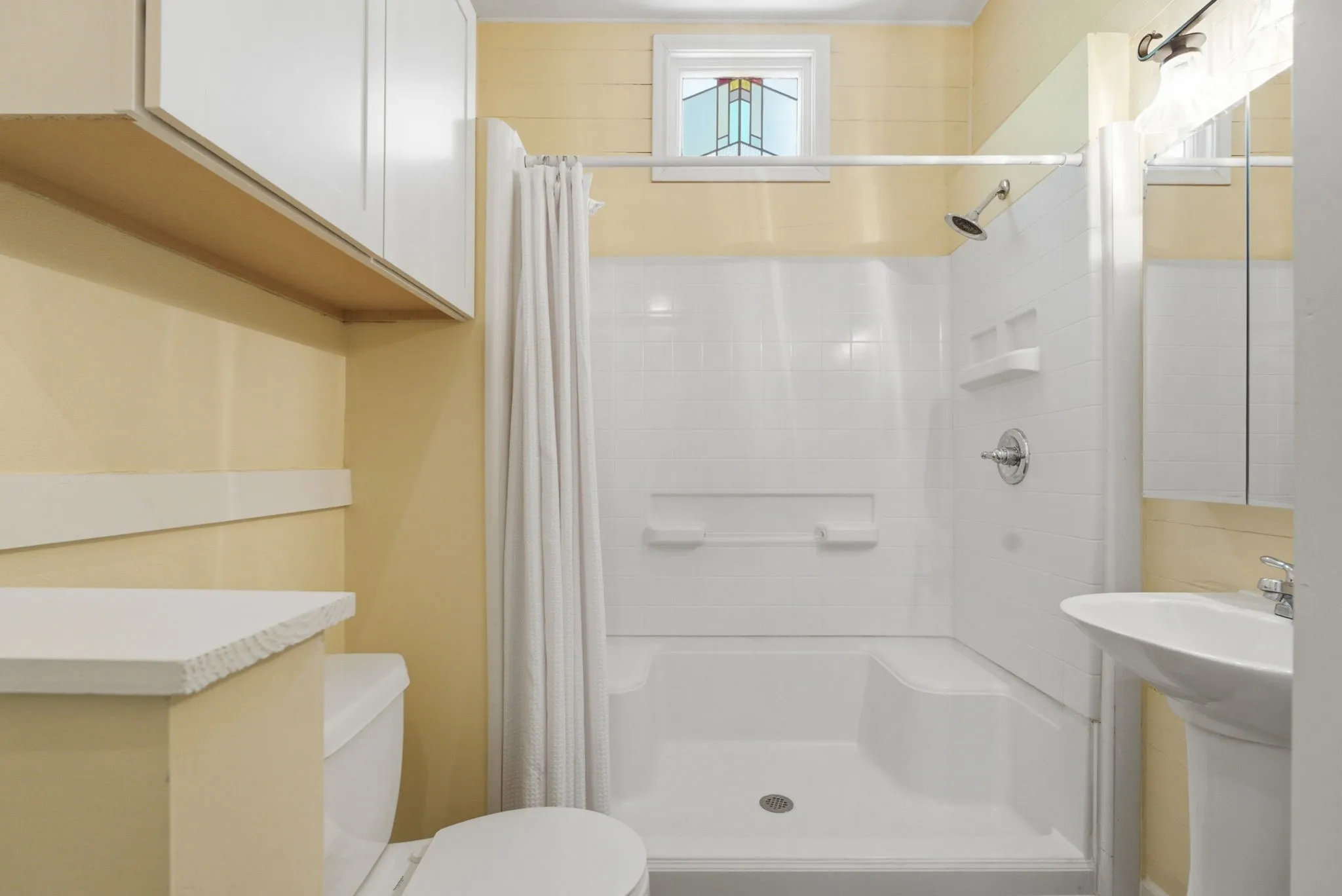 Single Family Residence For Sale in Wood County , 1009 N Pacific, Mineola, Texas 75773, 4 Bedroom, 3 Bathroom, 2 Garage spaces, 2,229 Sqft, built in 1930, Preowned, mls#21247157, Real Estate Agent in Mineola, Homes For Sale in Wood county, Homes For Sale in Mineola, Realtor in Mineola Texas, Real Estate Brokerage Independent Realty Texas, Luminita Cordes Realtor