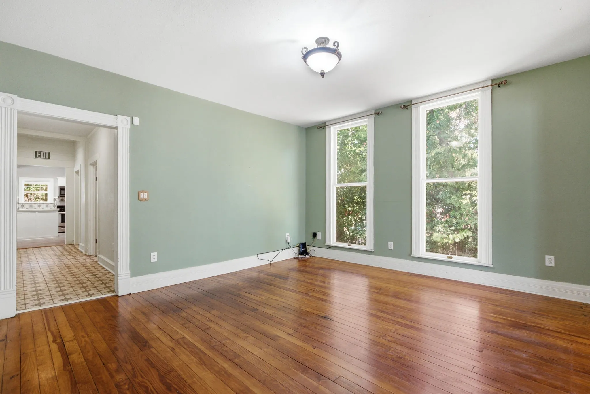 Single Family Residence For Sale in Wood County , 1009 N Pacific, Mineola, Texas 75773, 4 Bedroom, 3 Bathroom, 2 Garage spaces, 2,229 Sqft, built in 1930, Preowned, mls#21247157, Real Estate Agent in Mineola, Homes For Sale in Wood county, Homes For Sale in Mineola, Realtor in Mineola Texas, Real Estate Brokerage Independent Realty Texas, Luminita Cordes Realtor