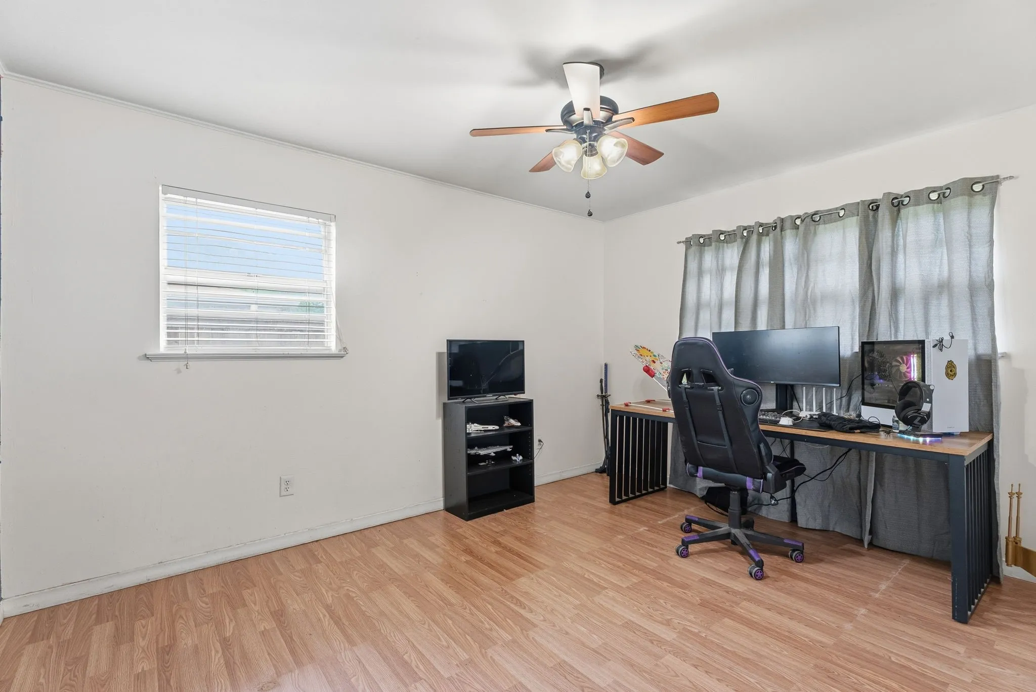 Single Family Residence For Sale in Anderson County , 107 Sequoia Drive, Palestine, Texas 75803, 3 Bedroom, 2 Bathroom, 2 Garage spaces, 2,010 Sqft, built in 1965, mls#21248913, Real Estate Agent in Palestine, Homes For Sale in Anderson county, Homes For Sale in Palestine, Realtor in Palestine Texas, Real Estate Brokerage Independent Realty Texas, Luminita Cordes Realtor