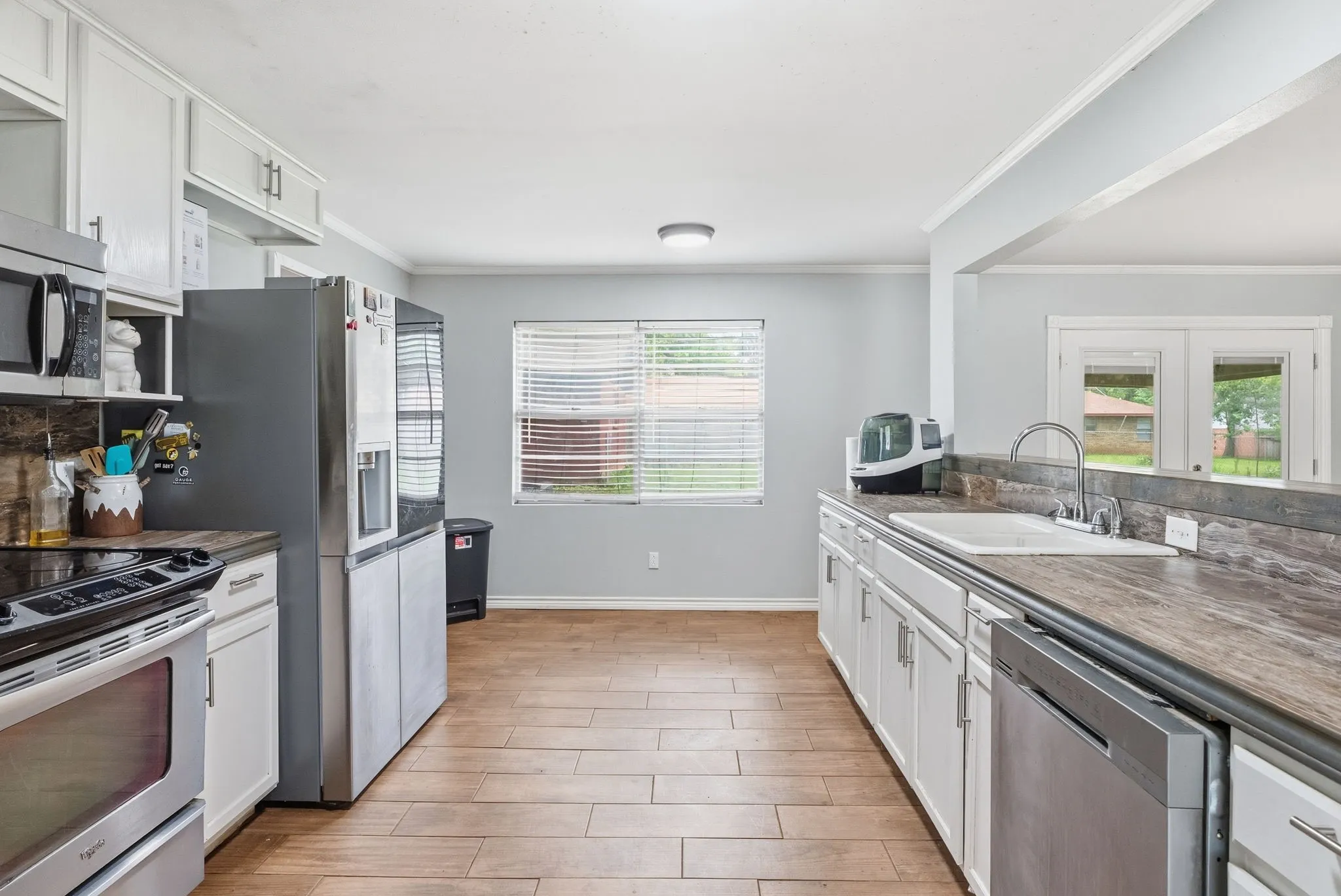 Single Family Residence For Sale in Anderson County , 107 Sequoia Drive, Palestine, Texas 75803, 3 Bedroom, 2 Bathroom, 2 Garage spaces, 2,010 Sqft, built in 1965, mls#21248913, Real Estate Agent in Palestine, Homes For Sale in Anderson county, Homes For Sale in Palestine, Realtor in Palestine Texas, Real Estate Brokerage Independent Realty Texas, Luminita Cordes Realtor