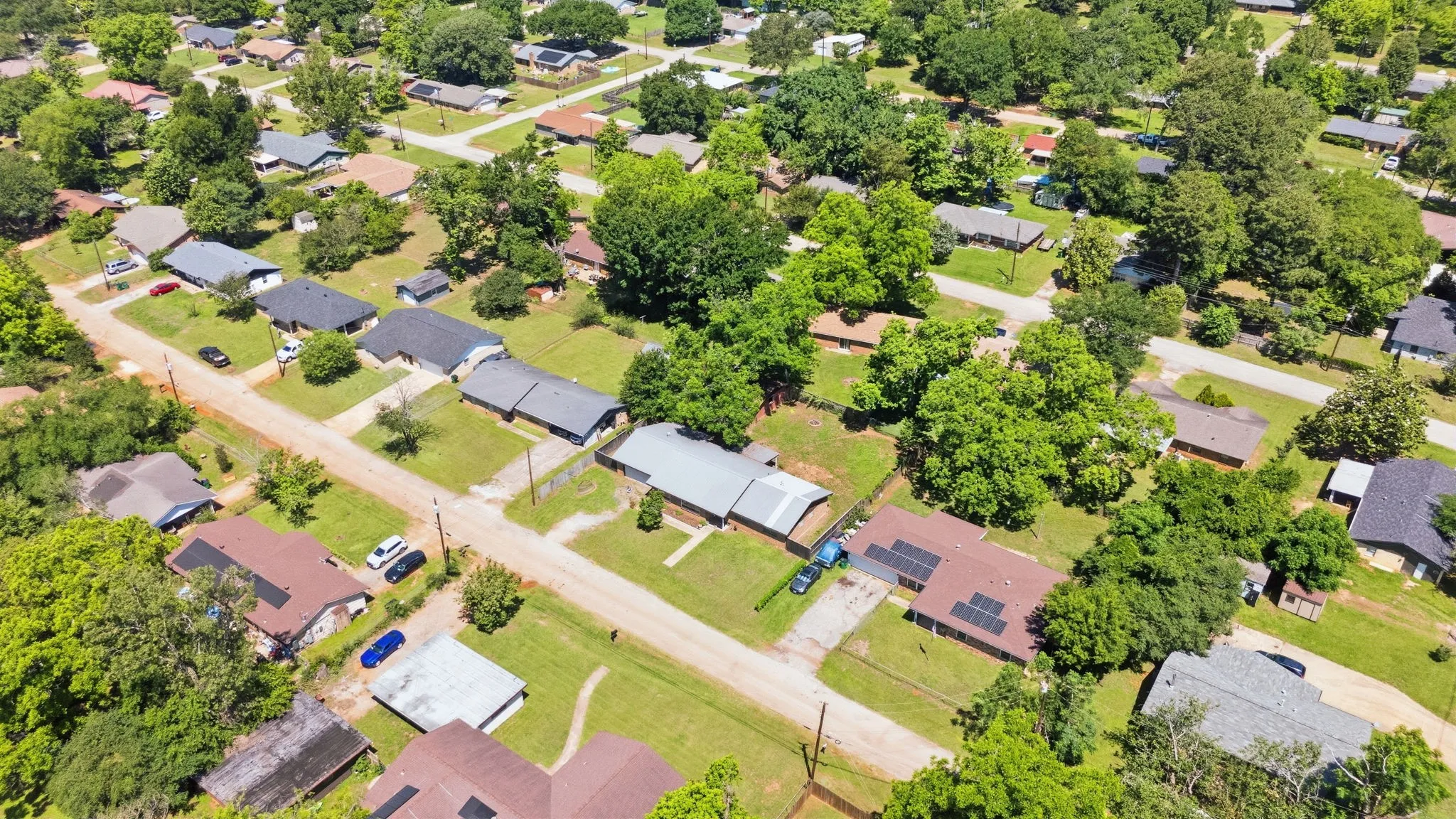 Single Family Residence For Sale in Anderson County , 107 Sequoia Drive, Palestine, Texas 75803, 3 Bedroom, 2 Bathroom, 2 Garage spaces, 2,010 Sqft, built in 1965, mls#21248913, Real Estate Agent in Palestine, Homes For Sale in Anderson county, Homes For Sale in Palestine, Realtor in Palestine Texas, Real Estate Brokerage Independent Realty Texas, Luminita Cordes Realtor