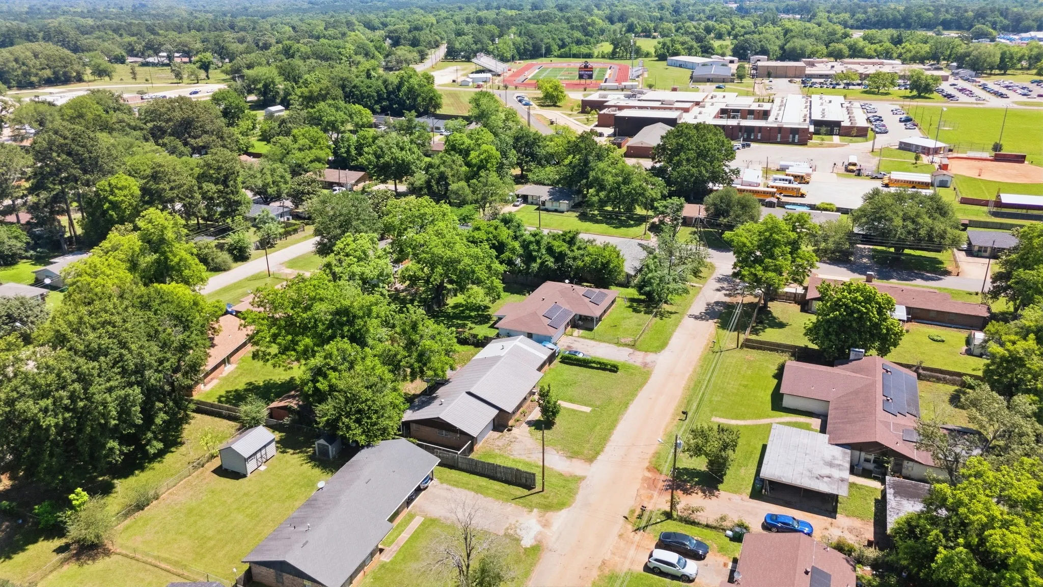Single Family Residence For Sale in Anderson County , 107 Sequoia Drive, Palestine, Texas 75803, 3 Bedroom, 2 Bathroom, 2 Garage spaces, 2,010 Sqft, built in 1965, mls#21248913, Real Estate Agent in Palestine, Homes For Sale in Anderson county, Homes For Sale in Palestine, Realtor in Palestine Texas, Real Estate Brokerage Independent Realty Texas, Luminita Cordes Realtor