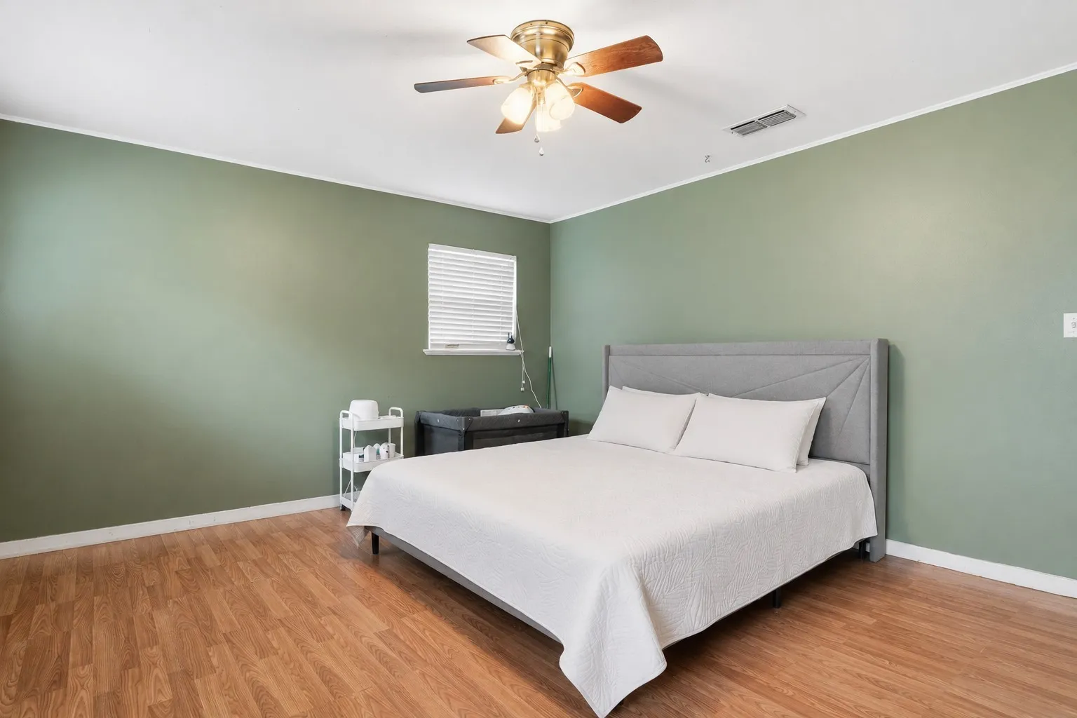 Single Family Residence For Sale in Anderson County , 107 Sequoia Drive, Palestine, Texas 75803, 3 Bedroom, 2 Bathroom, 2 Garage spaces, 2,010 Sqft, built in 1965, mls#21248913, Real Estate Agent in Palestine, Homes For Sale in Anderson county, Homes For Sale in Palestine, Realtor in Palestine Texas, Real Estate Brokerage Independent Realty Texas, Luminita Cordes Realtor