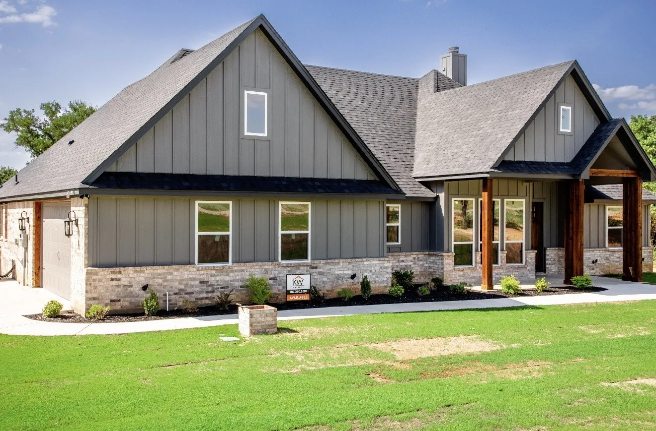 Single Family Residence For Sale in Parker County , 128 Oak Springs Lane, Weatherford, Texas 76087, 3 Bedroom, 2 Bathroom, 2 Garage spaces, 2,103 Sqft, built in 2026, New Construction - Incomplete, mls#21248930, Real Estate Agent in Weatherford, Homes For Sale in Parker county, Homes For Sale in Weatherford, Realtor in Weatherford Texas, Real Estate Brokerage Independent Realty Texas, Luminita Cordes Realtor