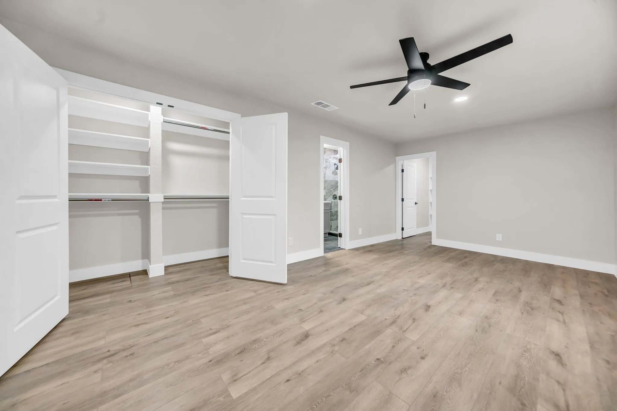 Single Family Residence For Sale in Dallas County , 831 Glen Arbor Drive, Dallas, Texas 75241, 3 Bedroom, 3 Bathroom, Garage spaces, 2,250 Sqft, built in 1956, mls#21246797, Real Estate Agent in Dallas, Homes For Sale in Dallas county, Homes For Sale in Dallas, Realtor in Dallas Texas, Real Estate Brokerage Independent Realty Texas, Luminita Cordes Realtor