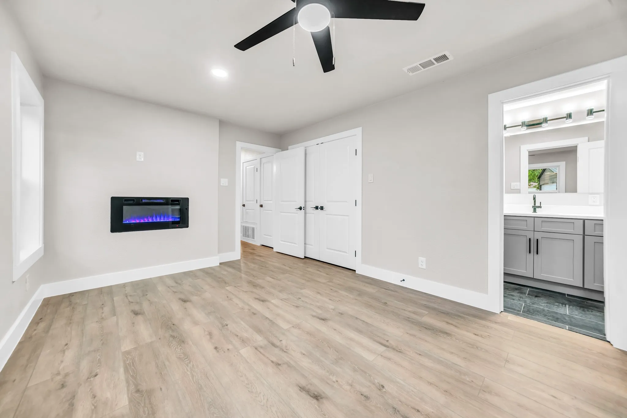 Single Family Residence For Sale in Dallas County , 831 Glen Arbor Drive, Dallas, Texas 75241, 3 Bedroom, 3 Bathroom, Garage spaces, 2,250 Sqft, built in 1956, mls#21246797, Real Estate Agent in Dallas, Homes For Sale in Dallas county, Homes For Sale in Dallas, Realtor in Dallas Texas, Real Estate Brokerage Independent Realty Texas, Luminita Cordes Realtor