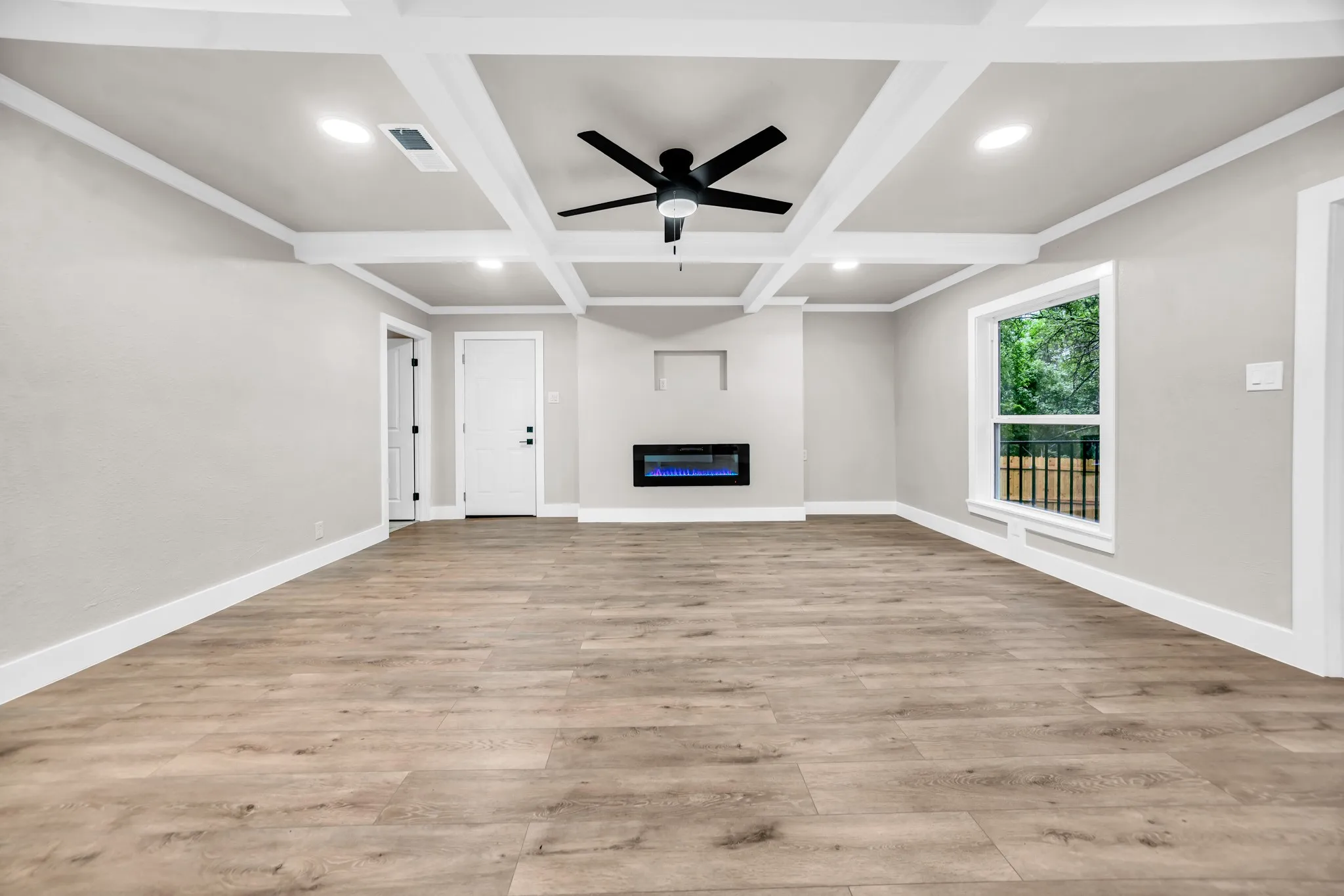 Single Family Residence For Sale in Dallas County , 831 Glen Arbor Drive, Dallas, Texas 75241, 3 Bedroom, 3 Bathroom, Garage spaces, 2,250 Sqft, built in 1956, mls#21246797, Real Estate Agent in Dallas, Homes For Sale in Dallas county, Homes For Sale in Dallas, Realtor in Dallas Texas, Real Estate Brokerage Independent Realty Texas, Luminita Cordes Realtor