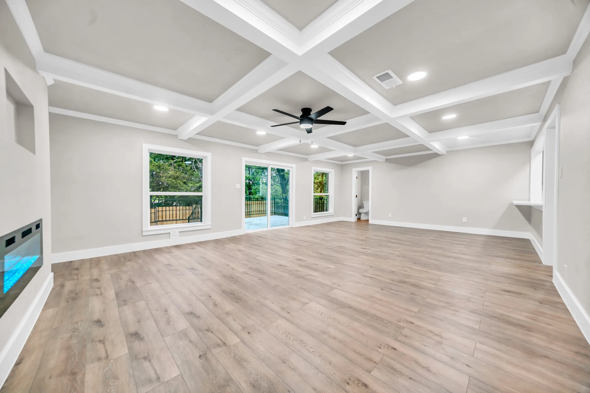 Single Family Residence For Sale in Dallas County , 831 Glen Arbor Drive, Dallas, Texas 75241, 3 Bedroom, 3 Bathroom, Garage spaces, 2,250 Sqft, built in 1956, mls#21246797, Real Estate Agent in Dallas, Homes For Sale in Dallas county, Homes For Sale in Dallas, Realtor in Dallas Texas, Real Estate Brokerage Independent Realty Texas, Luminita Cordes Realtor
