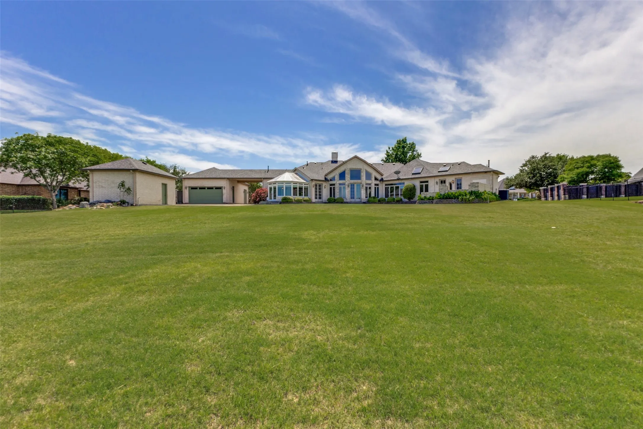 Single Family Residence For Sale in Rockwall County , 505 Loma Vista, Heath, Texas 75032, 4 Bedroom, 3 Bathroom, 3 Garage spaces, 4,025 Sqft, built in 1999, mls#21226951, Real Estate Agent in Heath, Homes For Sale in Rockwall county, Homes For Sale in Heath, Realtor in Heath Texas, Real Estate Brokerage Independent Realty Texas, Luminita Cordes Realtor