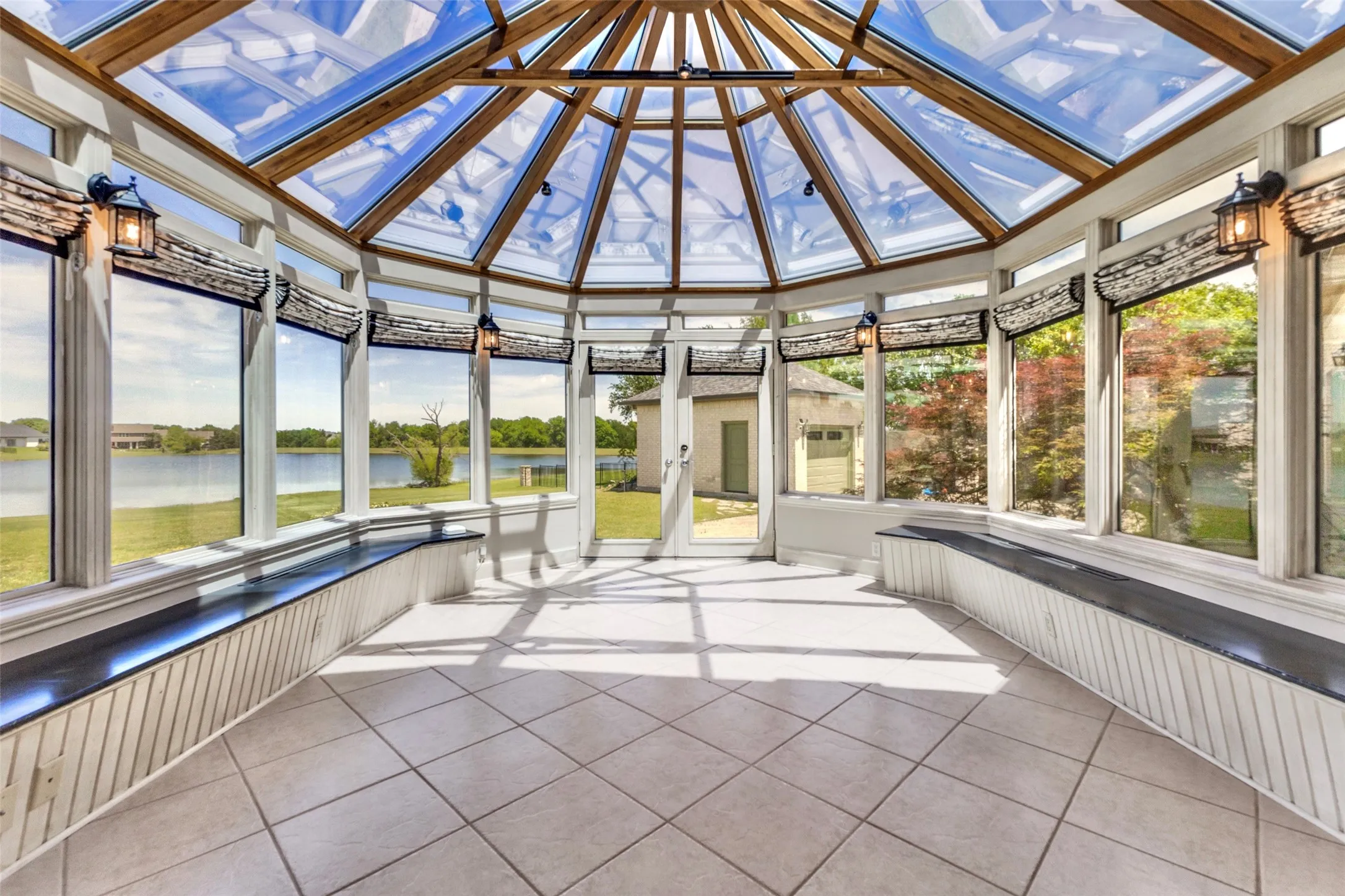 Single Family Residence For Sale in Rockwall County , 505 Loma Vista, Heath, Texas 75032, 4 Bedroom, 3 Bathroom, 3 Garage spaces, 4,025 Sqft, built in 1999, mls#21226951, Real Estate Agent in Heath, Homes For Sale in Rockwall county, Homes For Sale in Heath, Realtor in Heath Texas, Real Estate Brokerage Independent Realty Texas, Luminita Cordes Realtor