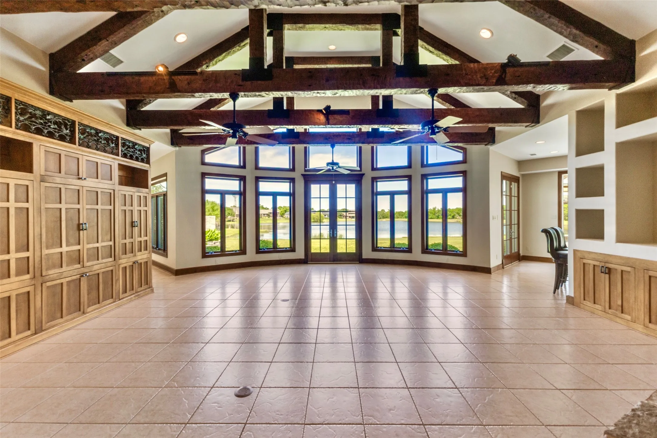 Single Family Residence For Sale in Rockwall County , 505 Loma Vista, Heath, Texas 75032, 4 Bedroom, 3 Bathroom, 3 Garage spaces, 4,025 Sqft, built in 1999, mls#21226951, Real Estate Agent in Heath, Homes For Sale in Rockwall county, Homes For Sale in Heath, Realtor in Heath Texas, Real Estate Brokerage Independent Realty Texas, Luminita Cordes Realtor